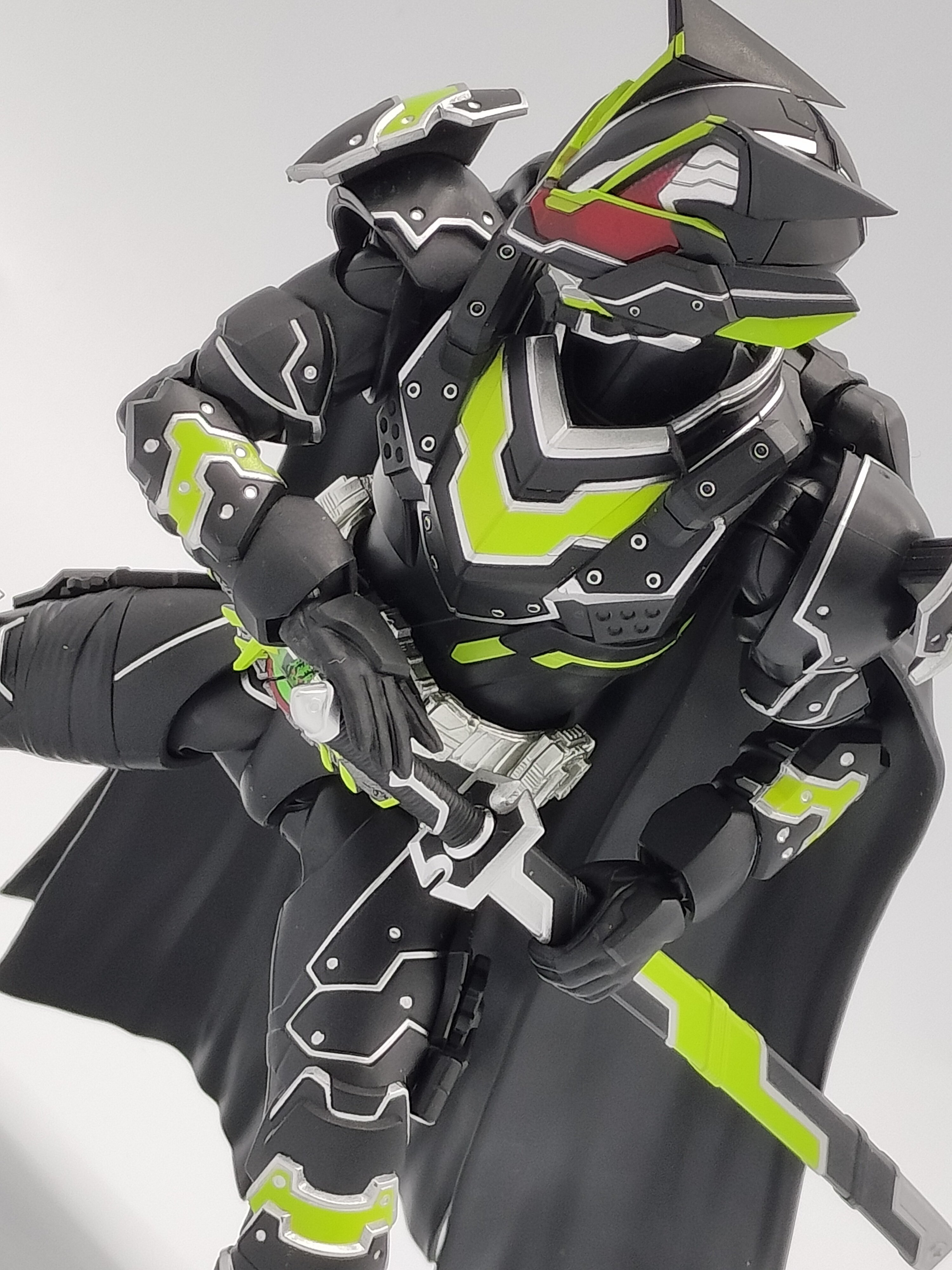 フィギュアーツ 仮面ライダー タイクーン 吹き付ける