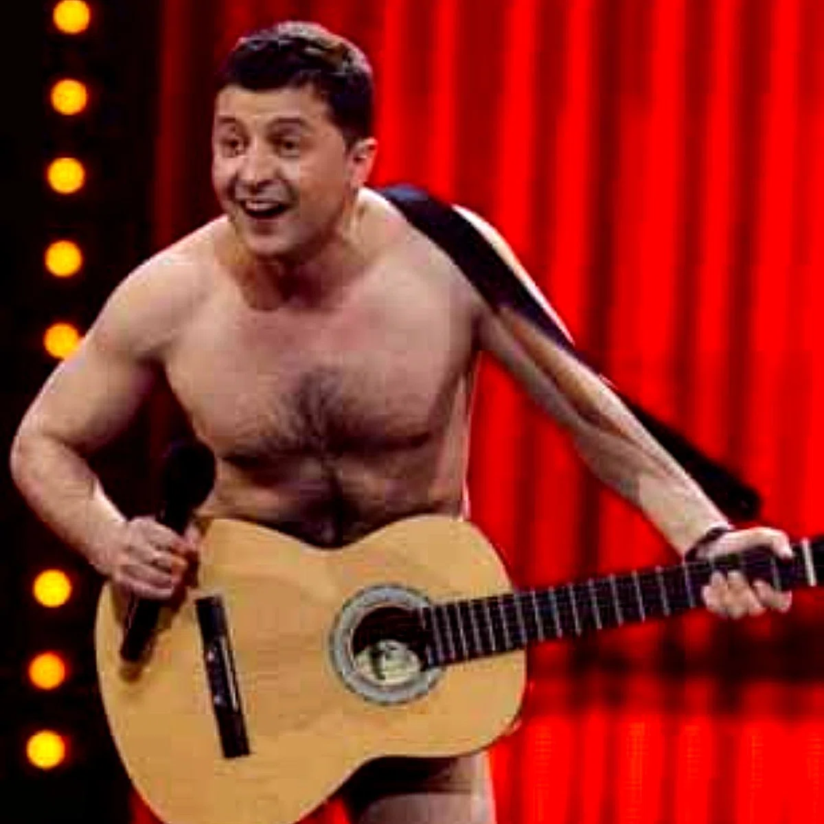 コメディアンとして全裸で踊っていた時代のゼレンスキー（Volodymyr Zelenskyy）