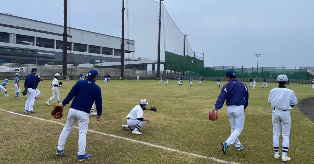 沖縄電力野球部によるスペシャルな野球教室｜与勝第二中学校