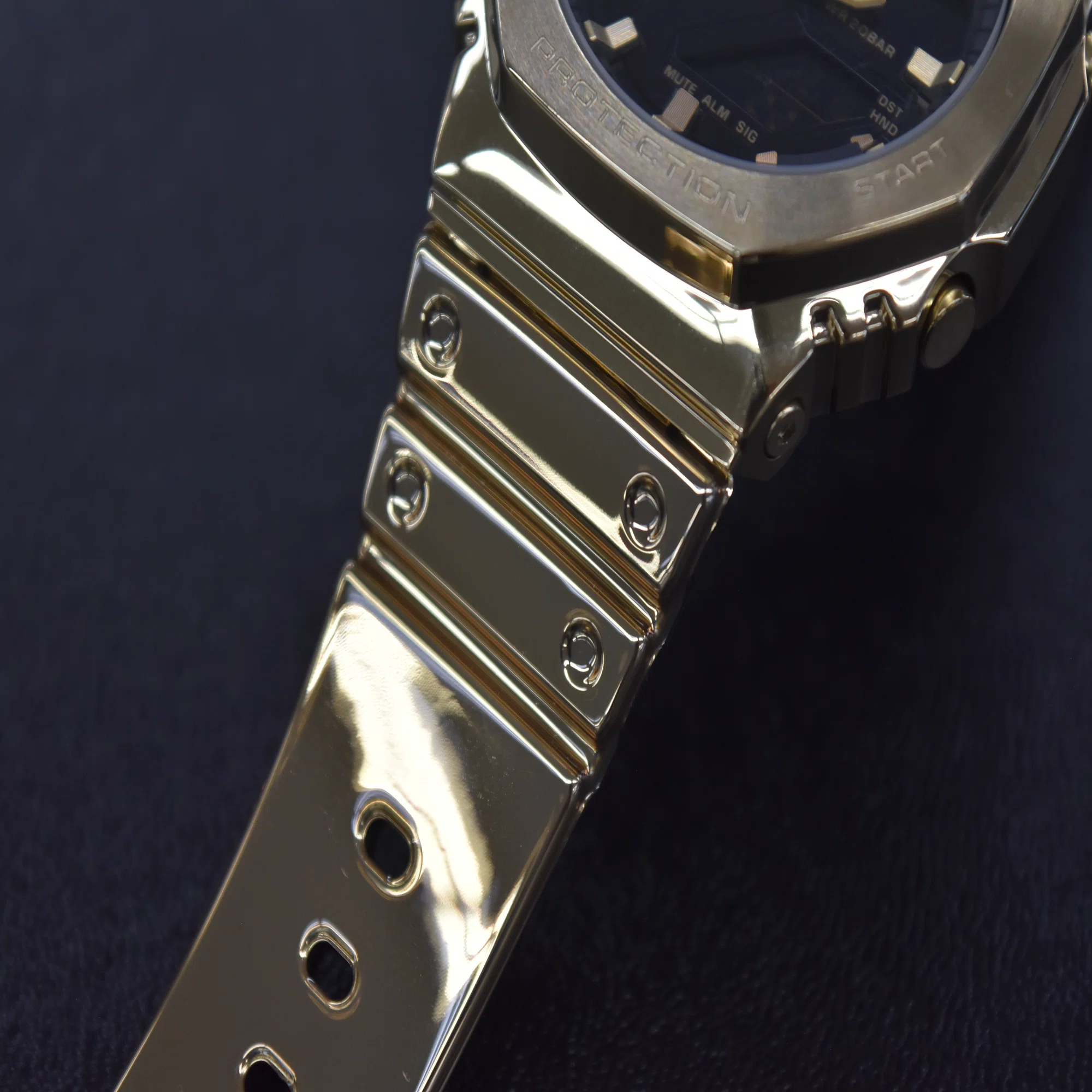 新開発のタフシリコーンバンドを採用！G-SHOCK「FINE METALLIC SERIES 