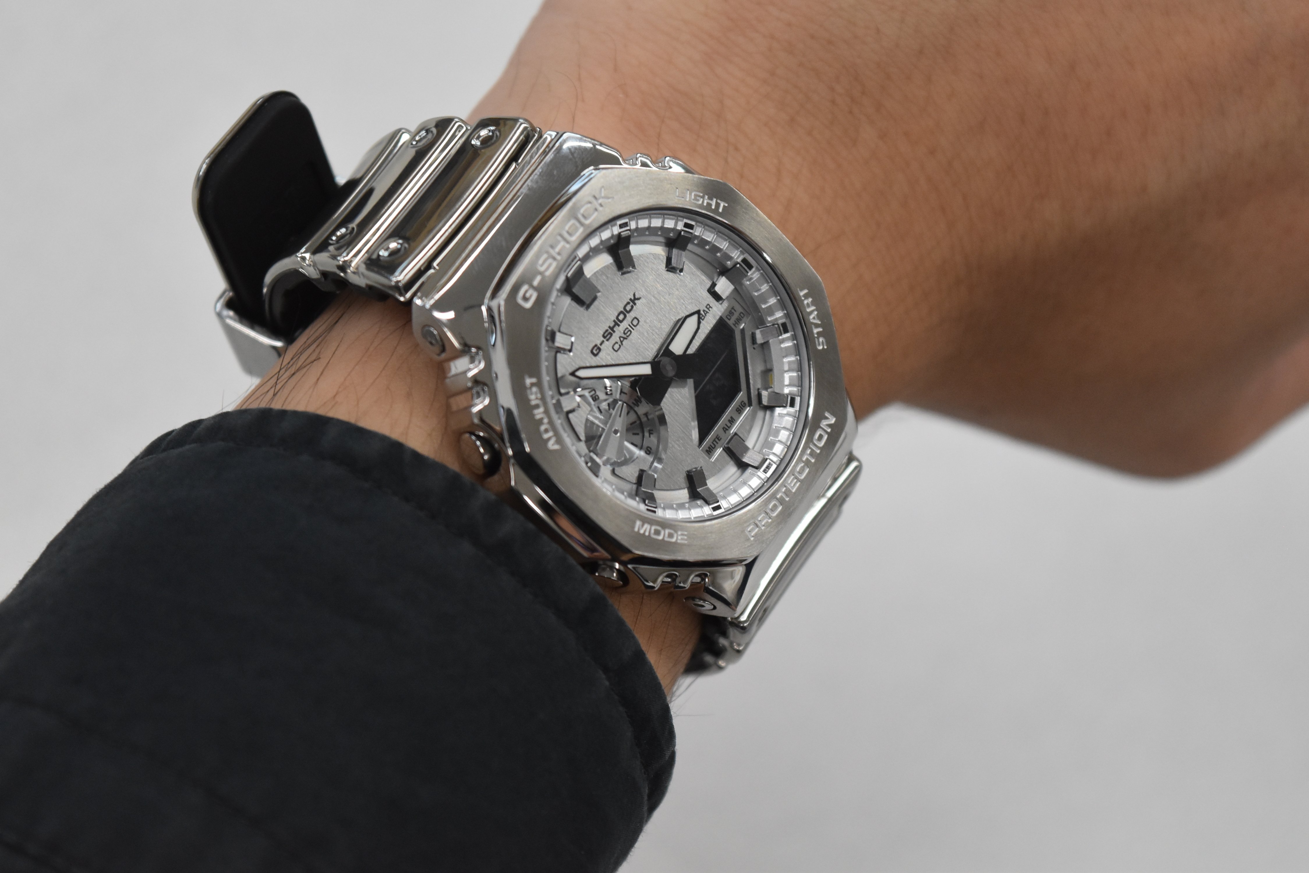 新開発のタフシリコーンバンドを採用!G-SHOCK「FINE METALLIC 新開発のタフシリコーンバンドを採用!G-SHOCK「FINE METALLIC