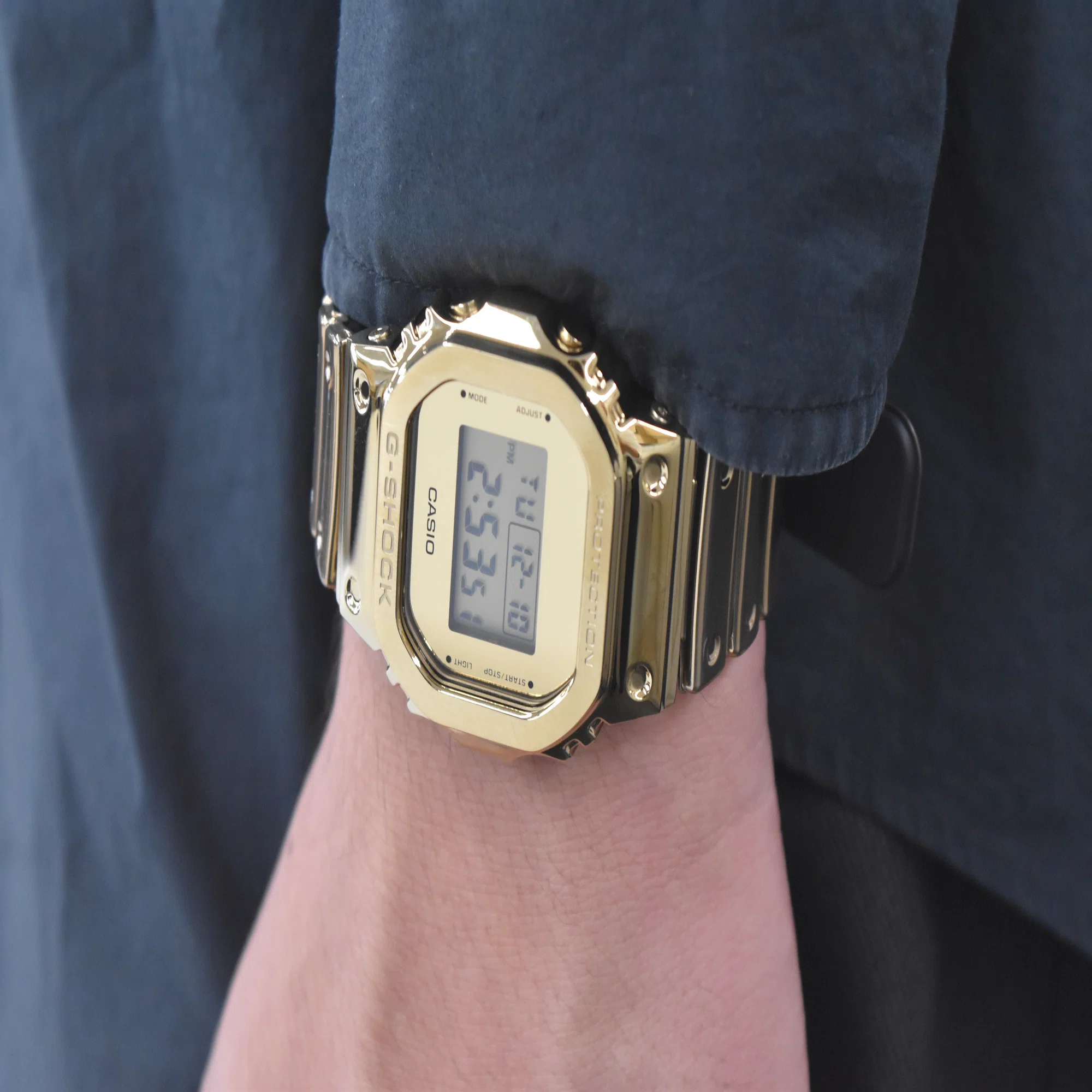 新開発のタフシリコーンバンドを採用！G-SHOCK「FINE METALLIC SERIES 