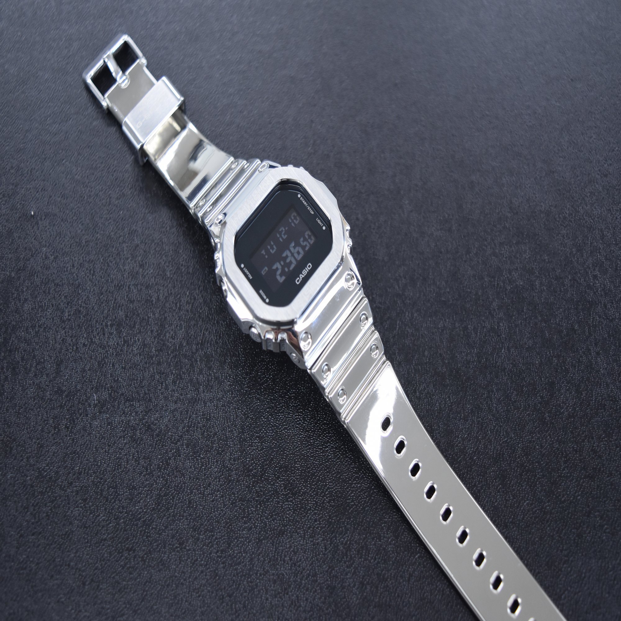 新開発のタフシリコーンバンドを採用！G-SHOCK「FINE METALLIC SERIES  