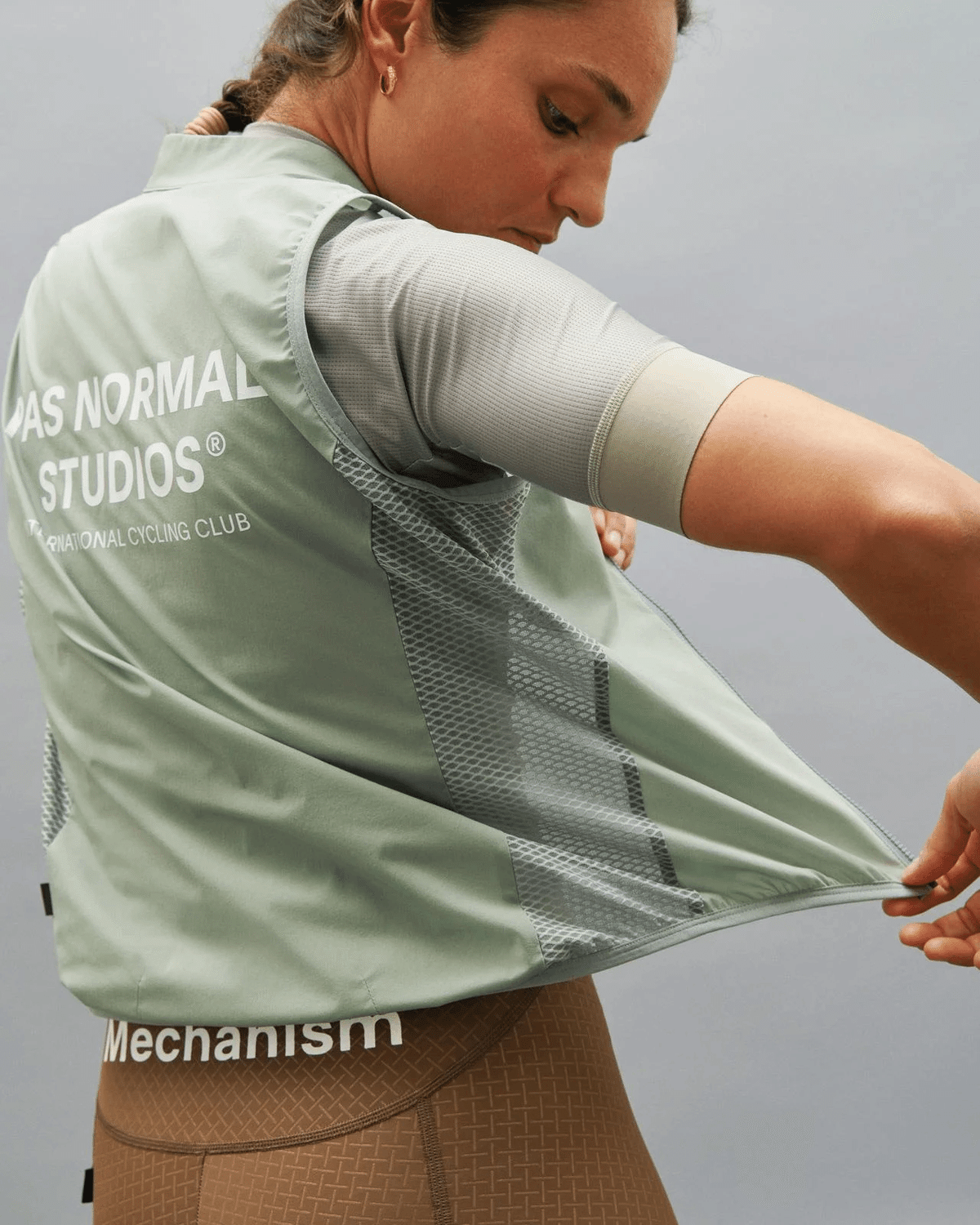 PAS NORMAL STUDIOS/ジレの使い方「Mechanism Stow Away Gilet