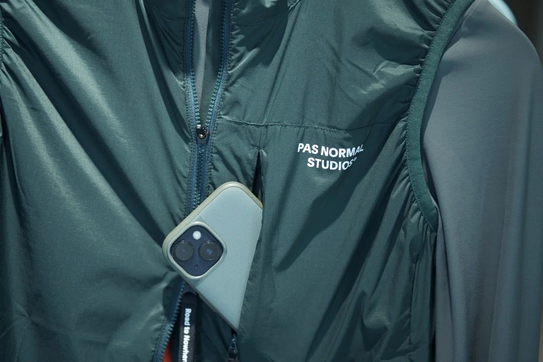 PAS NORMAL STUDIOS/ジレの使い方「Mechanism Stow Away Gilet