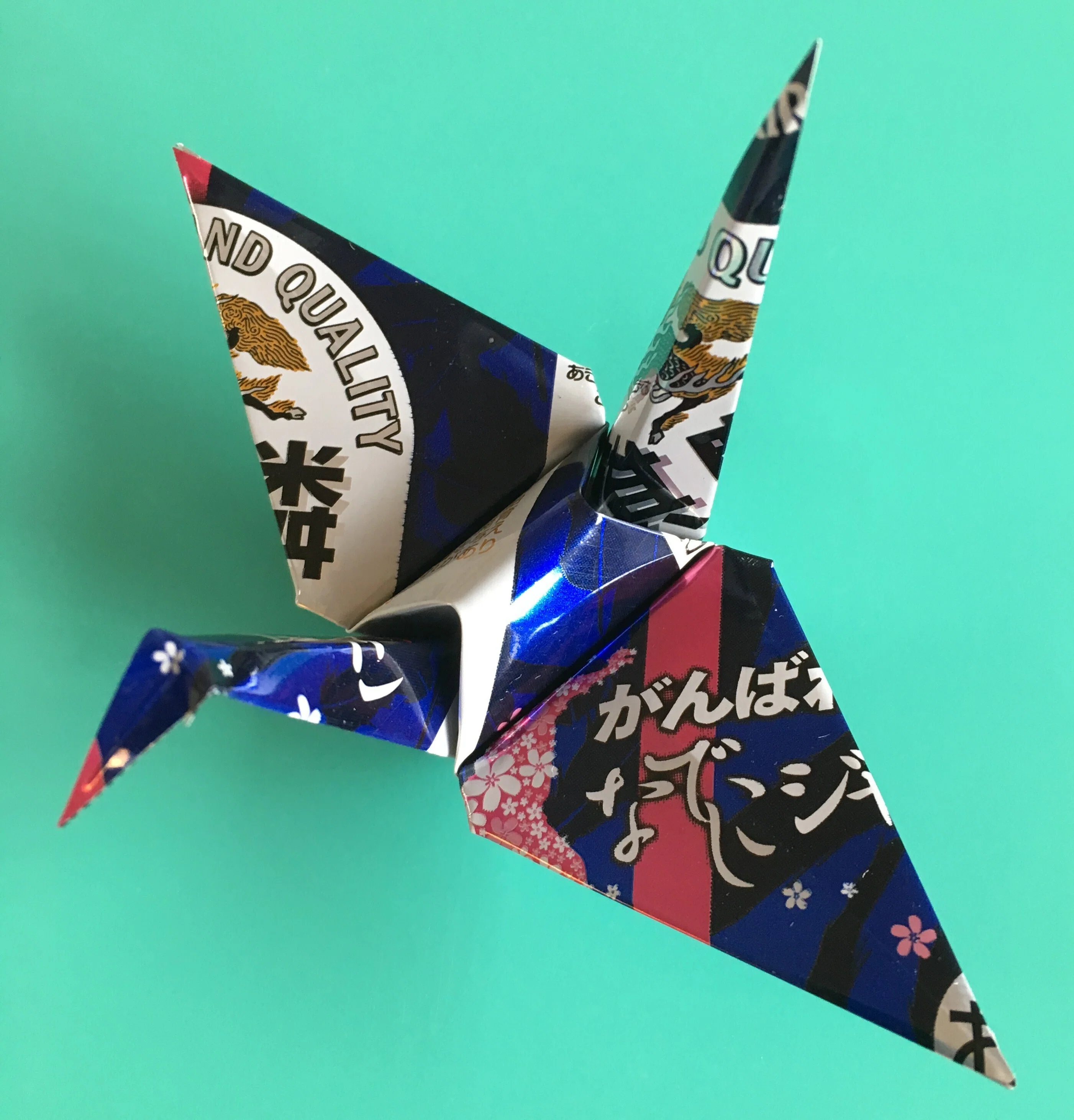平和の祈り 世界のアルミ缶で折り鶴を作ろう！｜折り板金