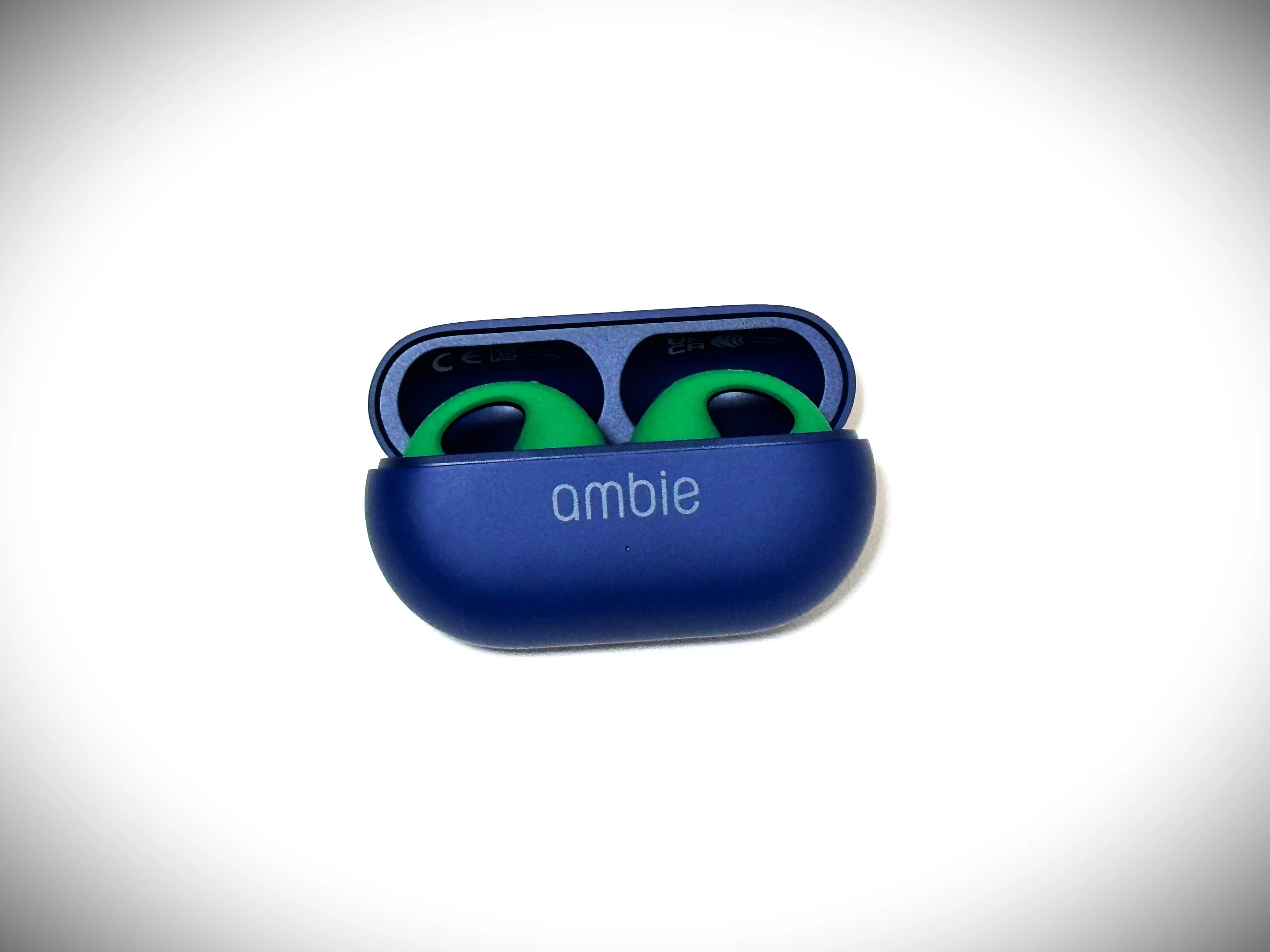 人気色 ambie/beams AM-TW02 ワイヤレスイヤホン 青/黄色 【公式通販】