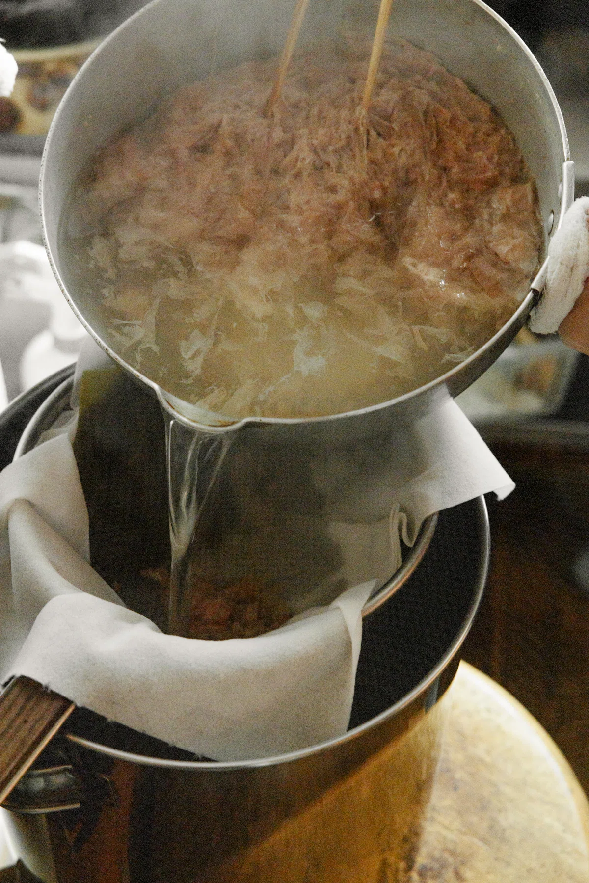 鍋の味を支える「だし汁」｜御料理山さき