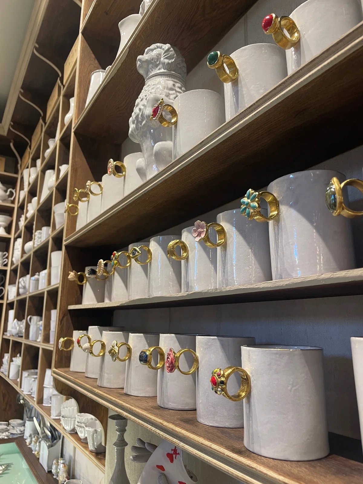 アスティエ・ド・ヴィラット（Astier de Villatte）：白の釉薬が美しい 