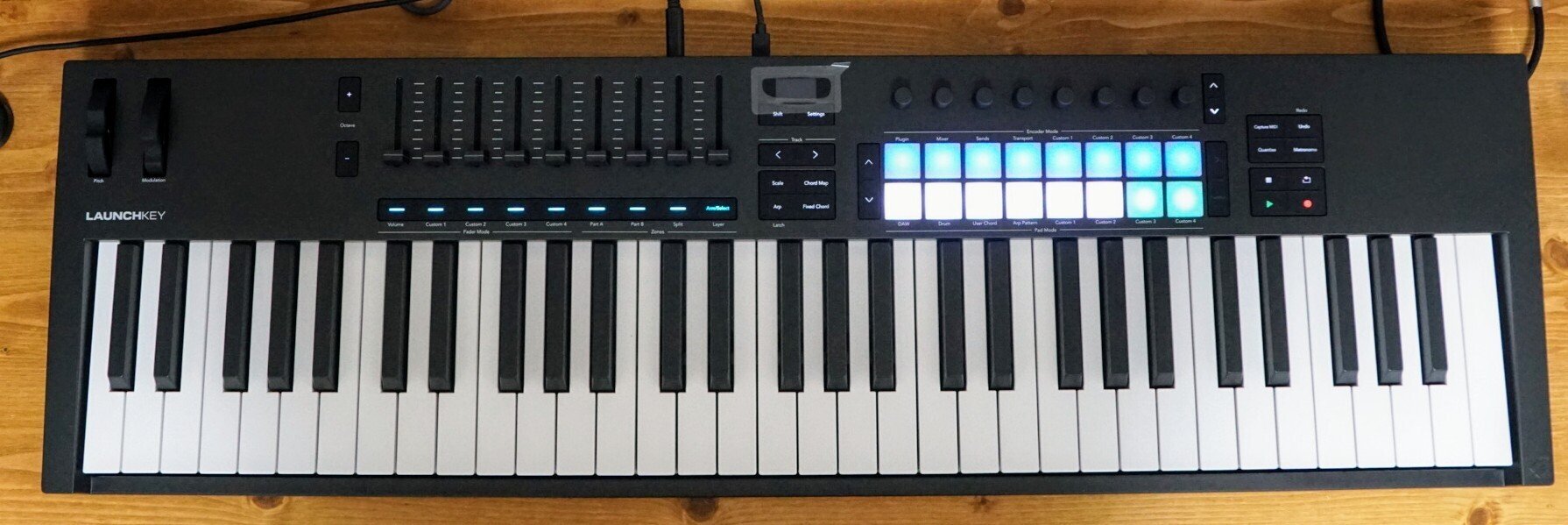 [お得]LAUNCHKEY 49 MIDIコントローラー　MK4 NOVATION Launchkey 49 Mk4(ノベーション)(ラウンチキー)(49鍵盤
