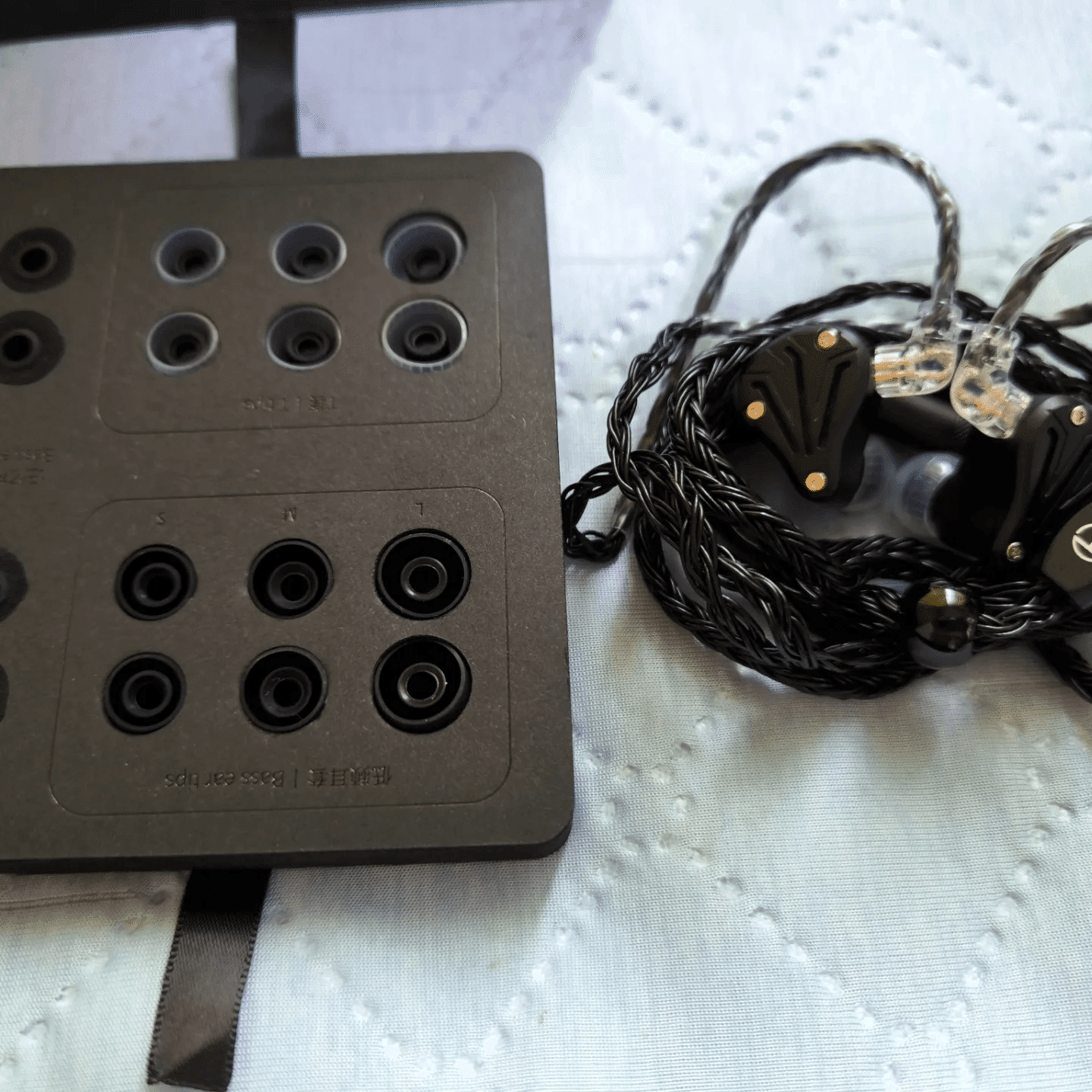 TRN BAX Pro は TRN的フラッグシップ。映画館の音がするイヤホン #自腹