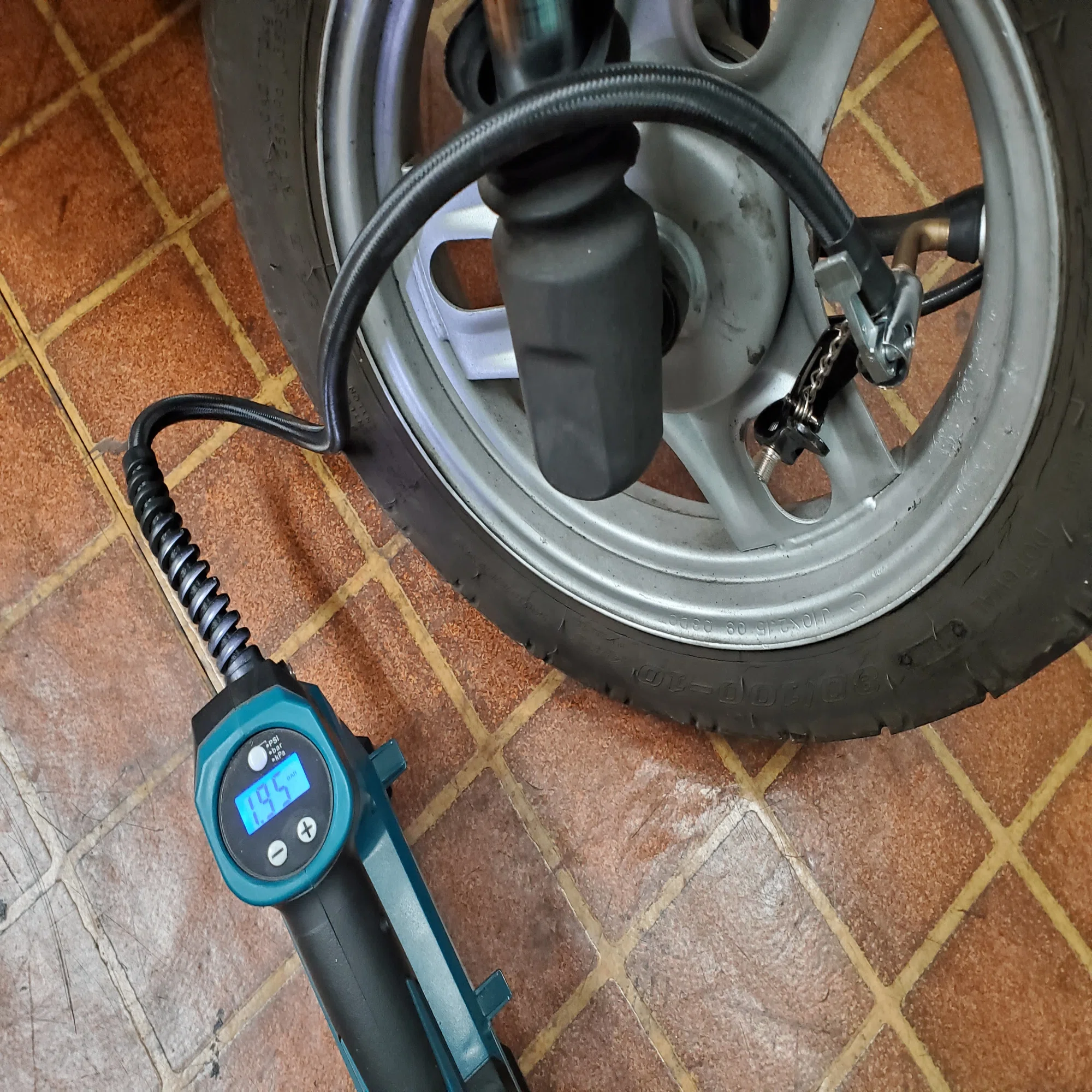 TPMS 空気圧センサー｜有)越谷電器
