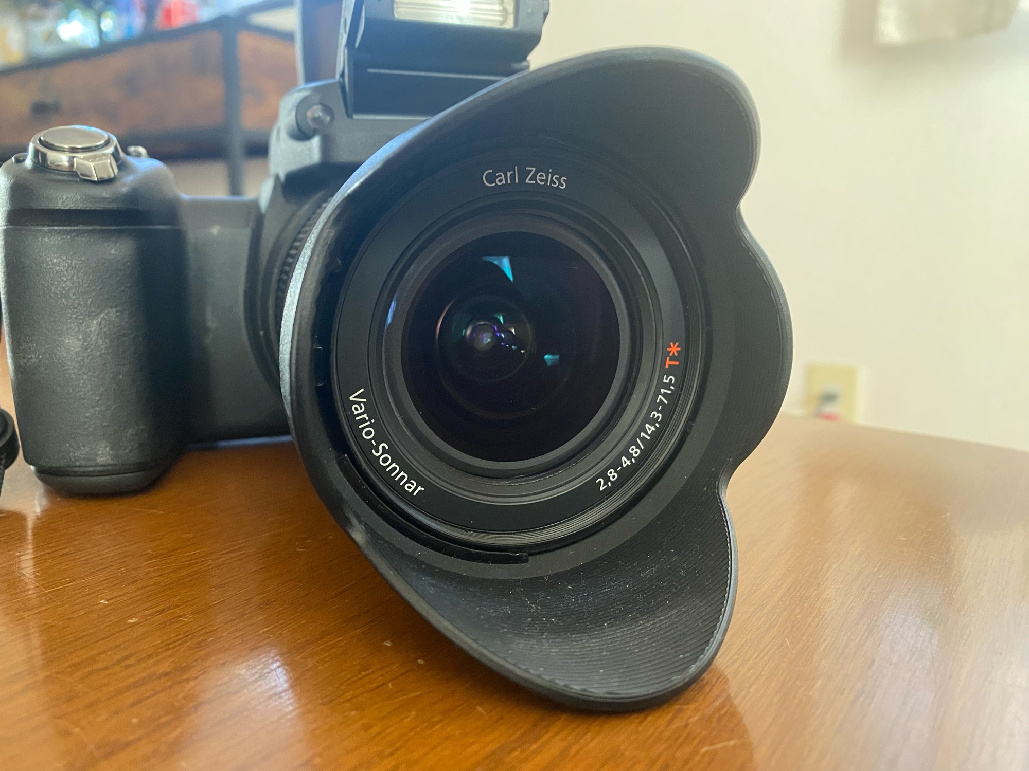 SONY Cyber-Shot DSC-R1 デジタルカメラ Amazon | ソニー Cybershot DSCR1 10.3MP デジタルカメラ