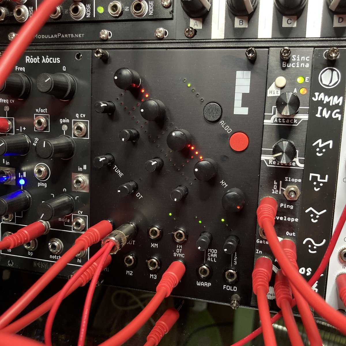 RYK Modular Vector 兼ね Wave モジュラーシンセサイザー
