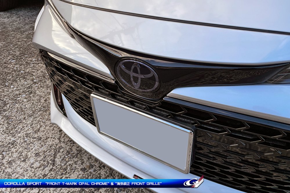 トヨタ カローラスポーツ 純正フロントグリル センター