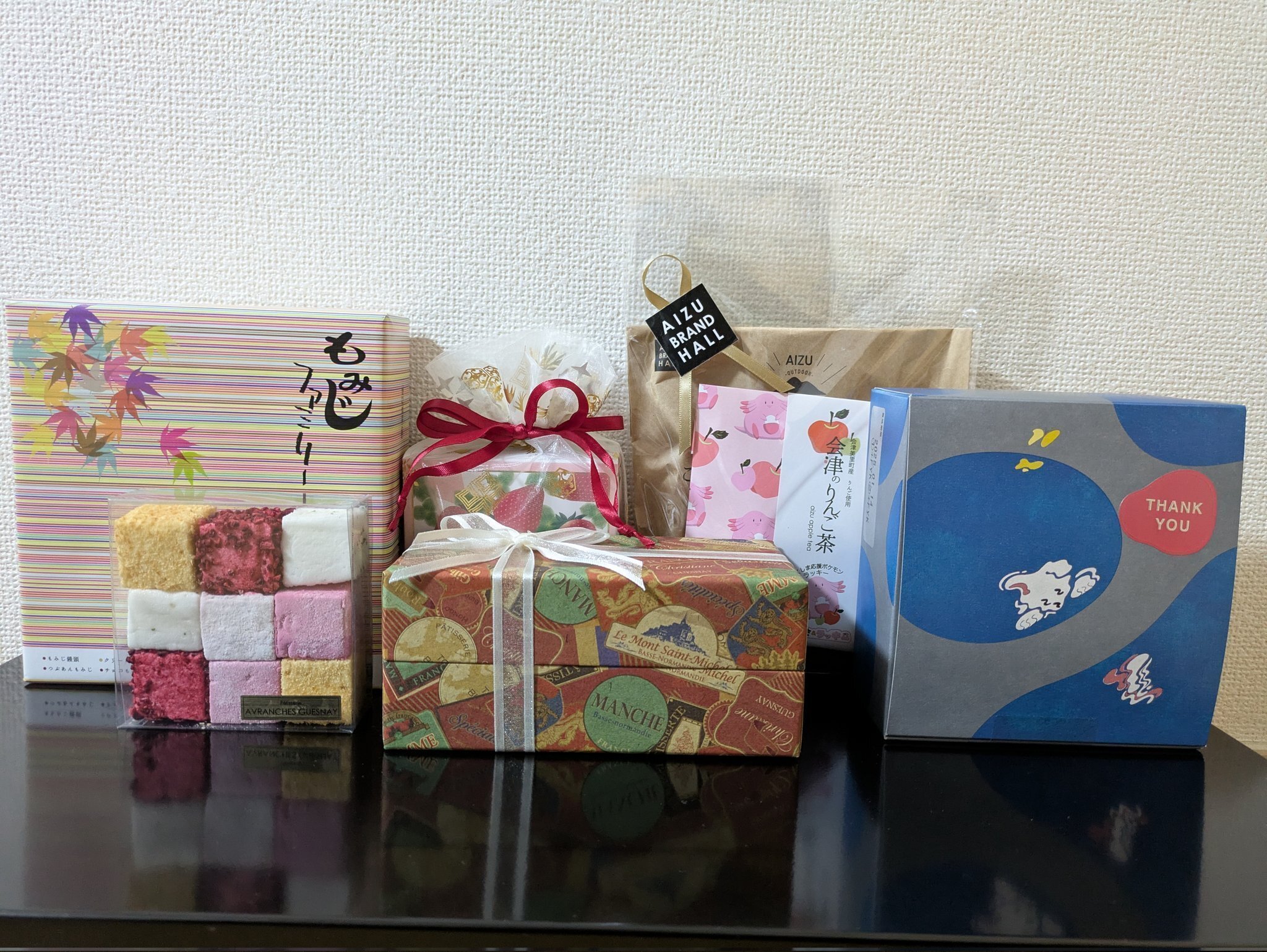 題は花かごT、makiのサインがあります8号です