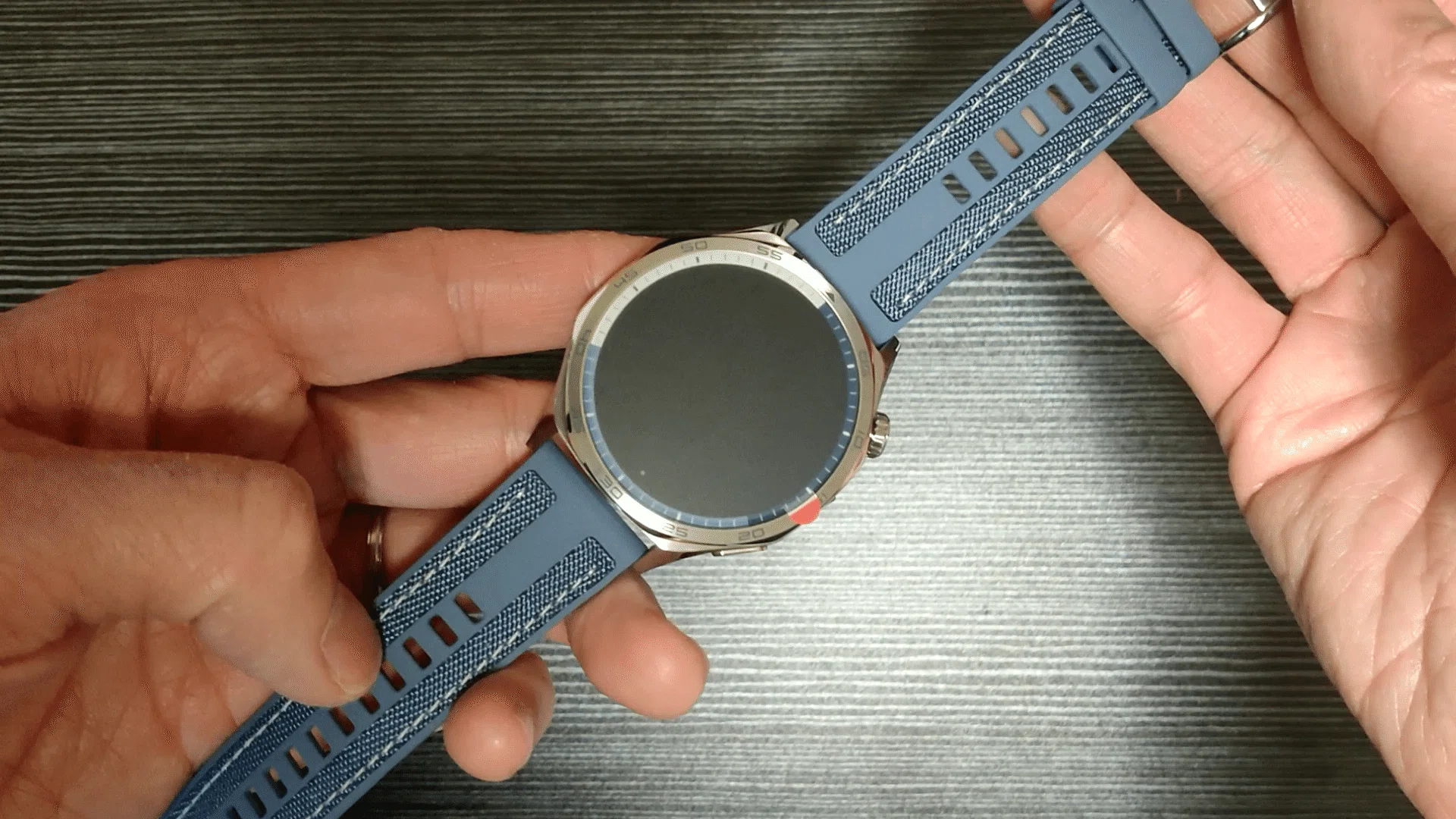 HUAWEI WATCH GT 5』～ビジネスでもカジュアルでも使えるデザイン性