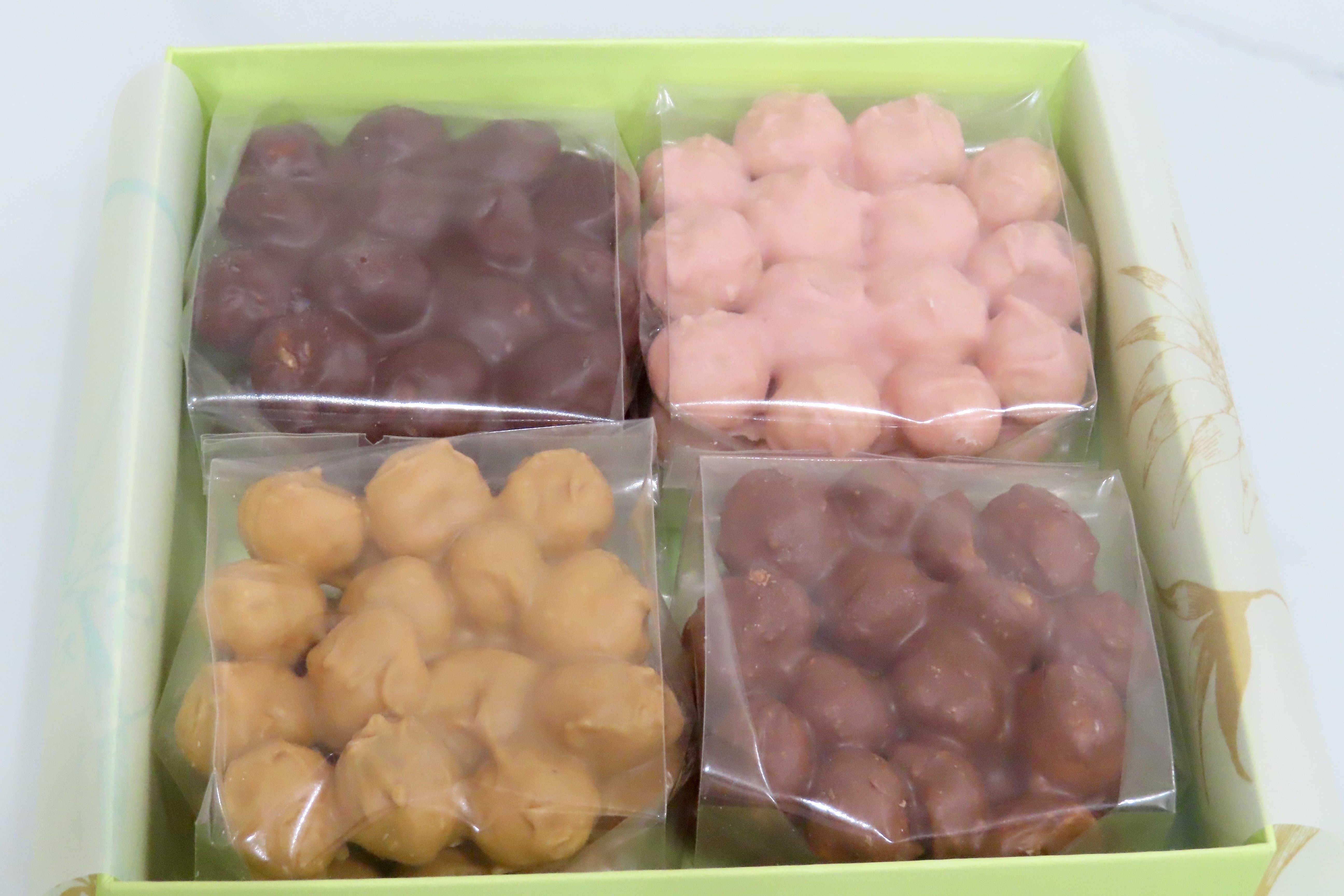 カハラホテル　ダークチョコレートマカダミアナッツ ザ・カハラ・ホテル＆リゾート - ホノルル・ハワイ | ショッピング