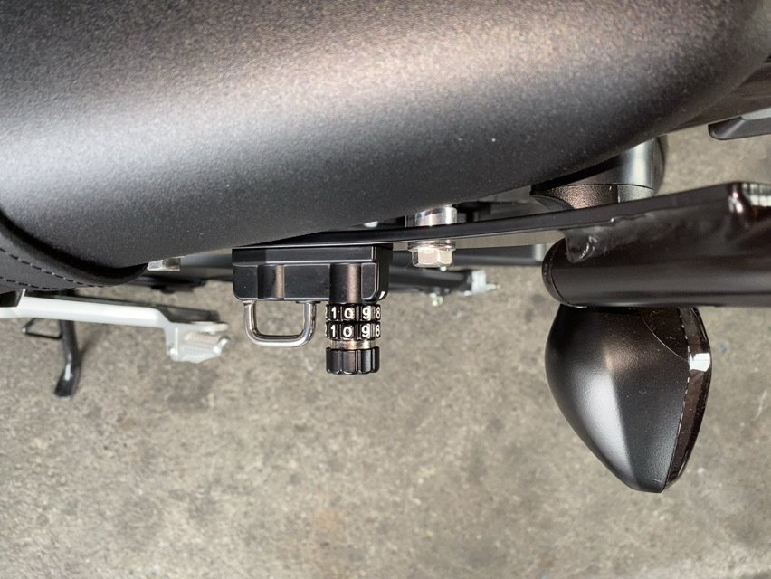 デイトナ ダイヤルヘルメットホルダー42158取付 @ グロム(JC92