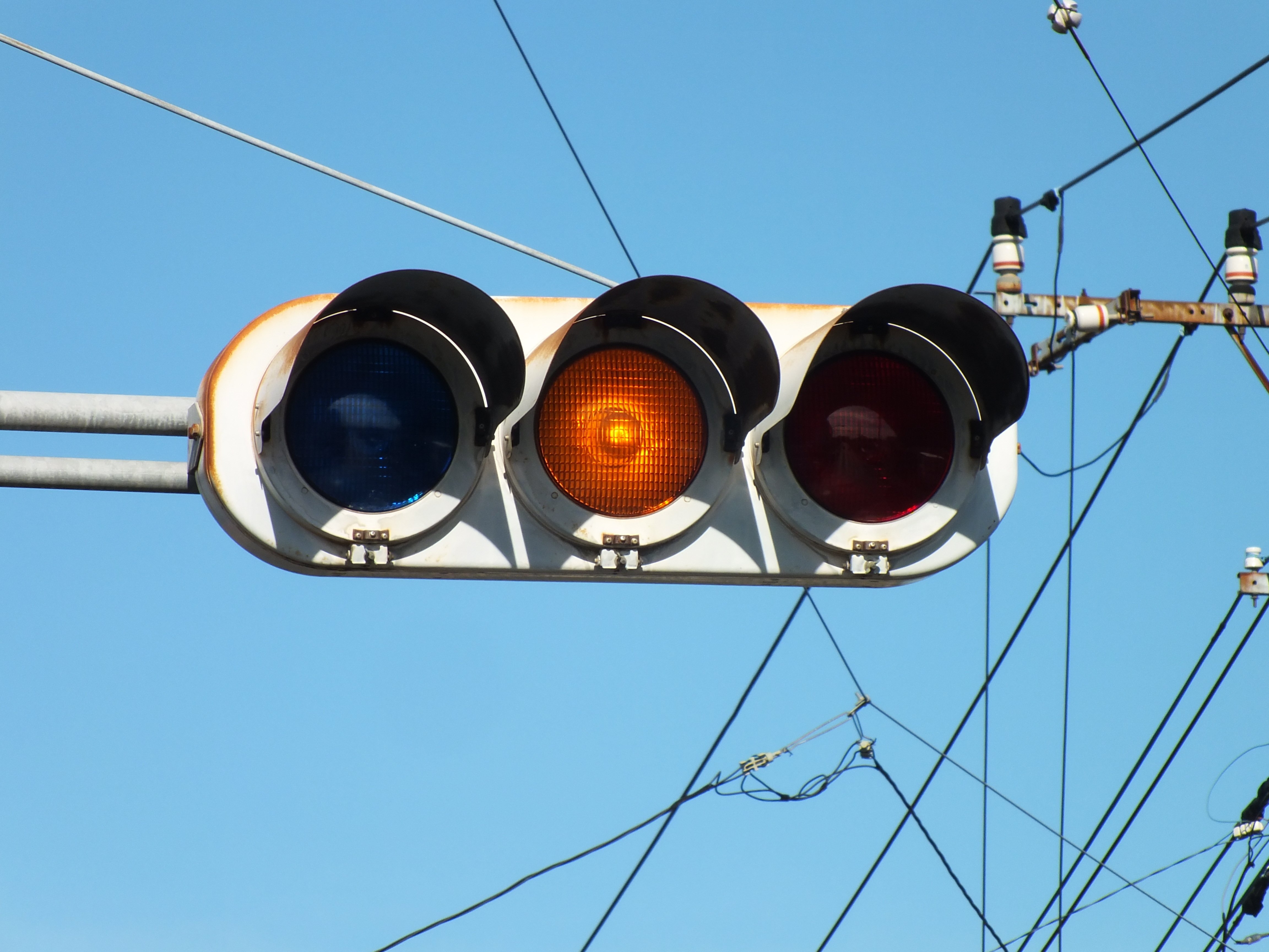 太田-173】太田市細谷町にある4基の小糸S型格子レンズ250㎜と8基の日信