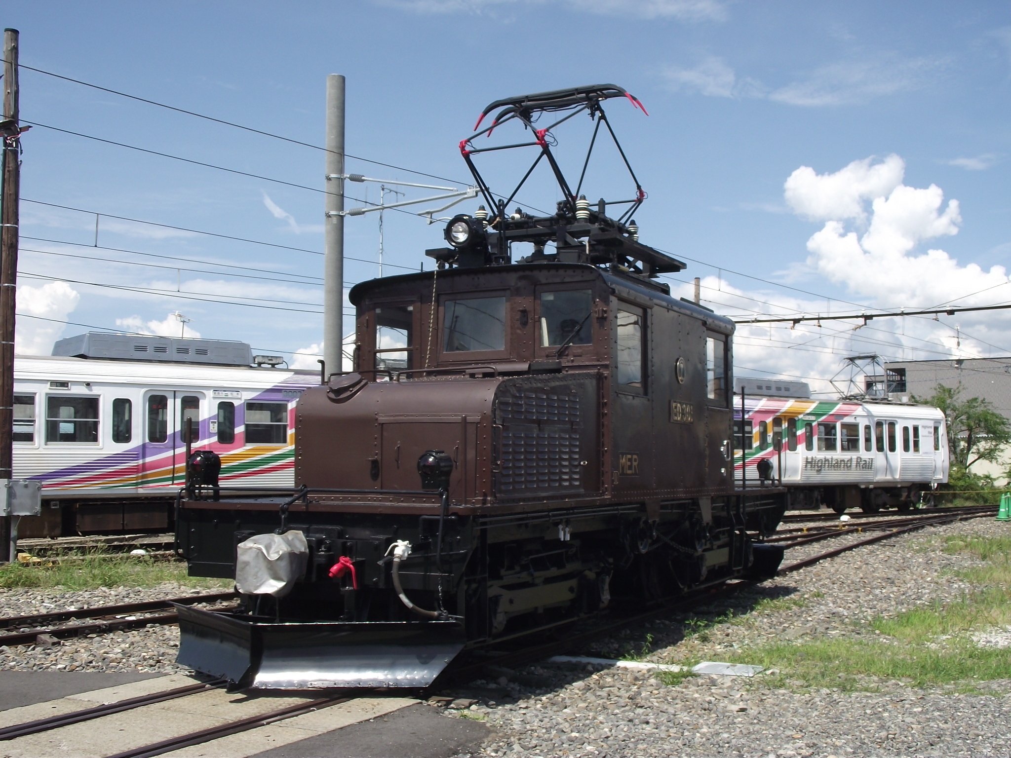 E655系　なごみ E655系 なごみ(和)と特別車両が入線しました。 KATO 10-1991