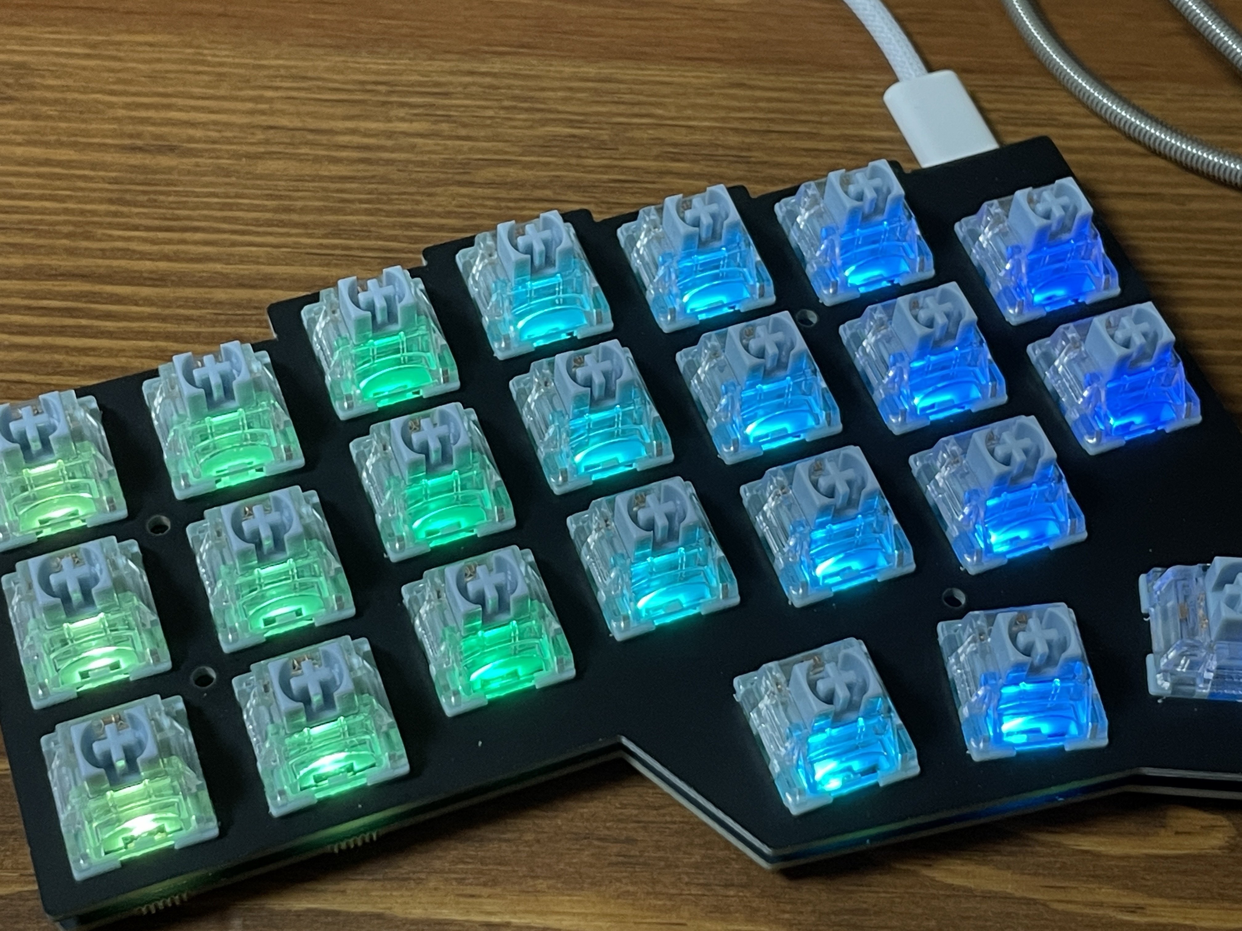 分割キーボード Corne V4 Cherry を作ってみた|keigo 分割キーボード Corne V4 Cherry を作ってみた|keigo