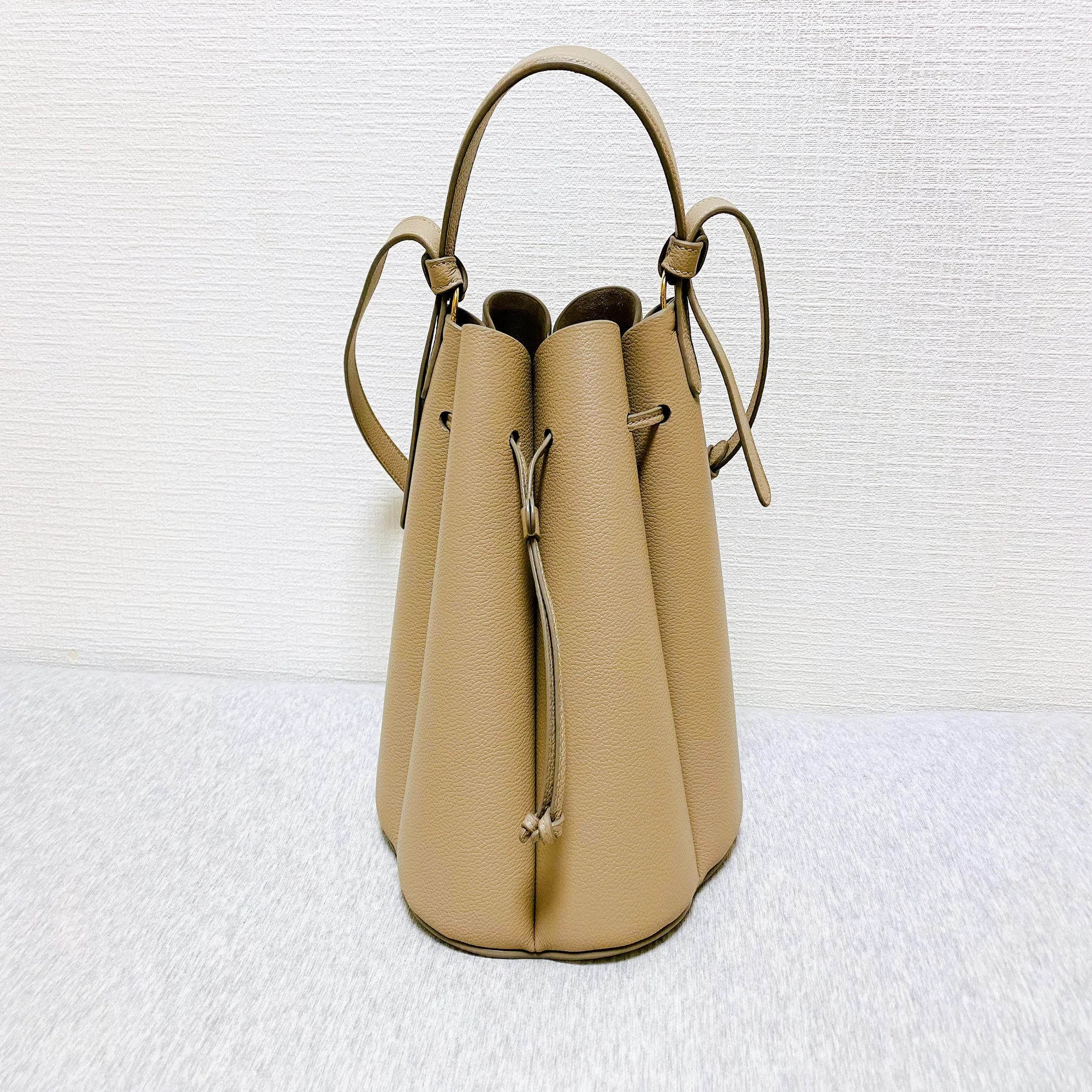 POLÈNE カヌレ ハンドバッグ 箱付き 【公式通販】