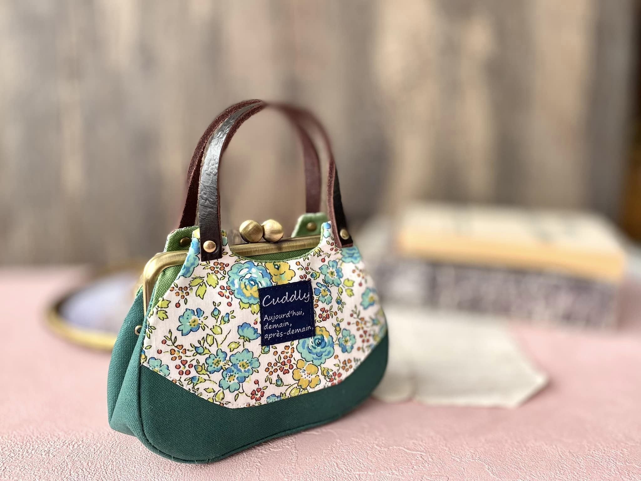 みはる様専用 あおりがま口バッグ ハンドメイド ウール×クリーム