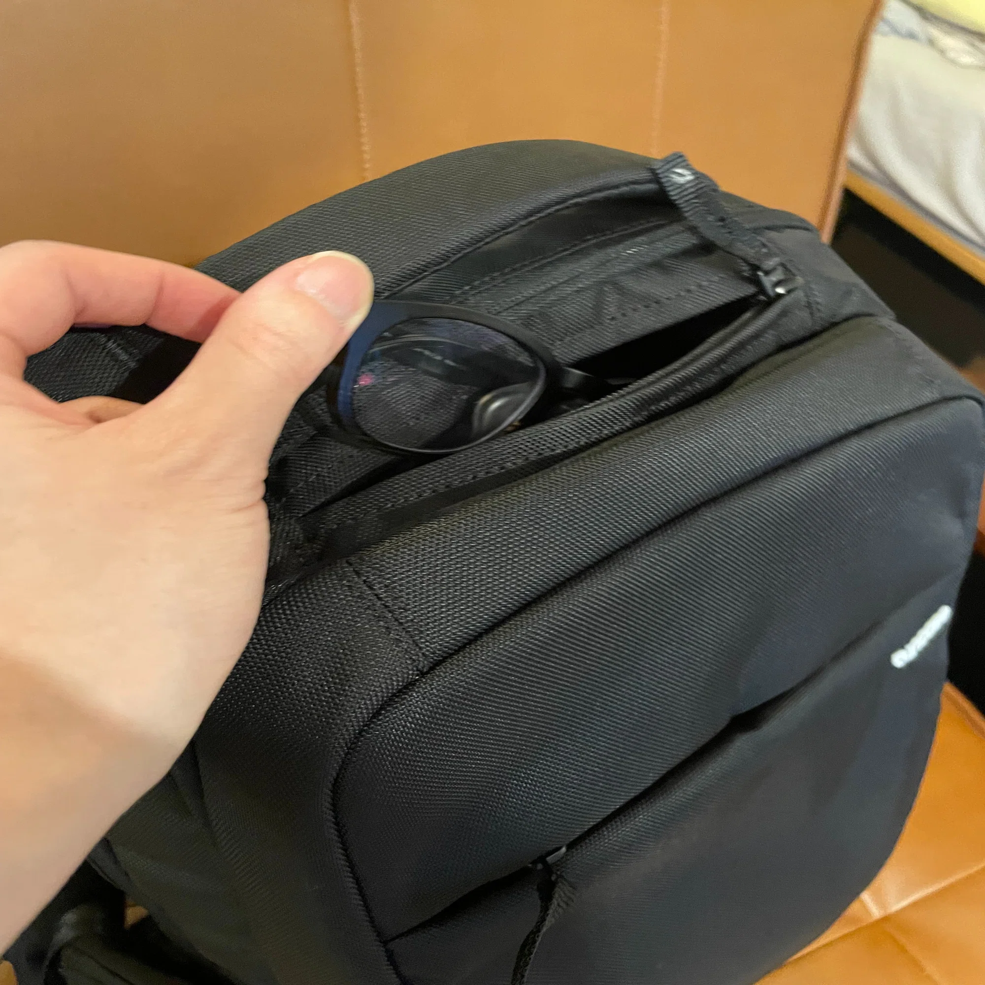 長期レビュー】Incase ICON Backpackを6年間使った本音｜fast_seal