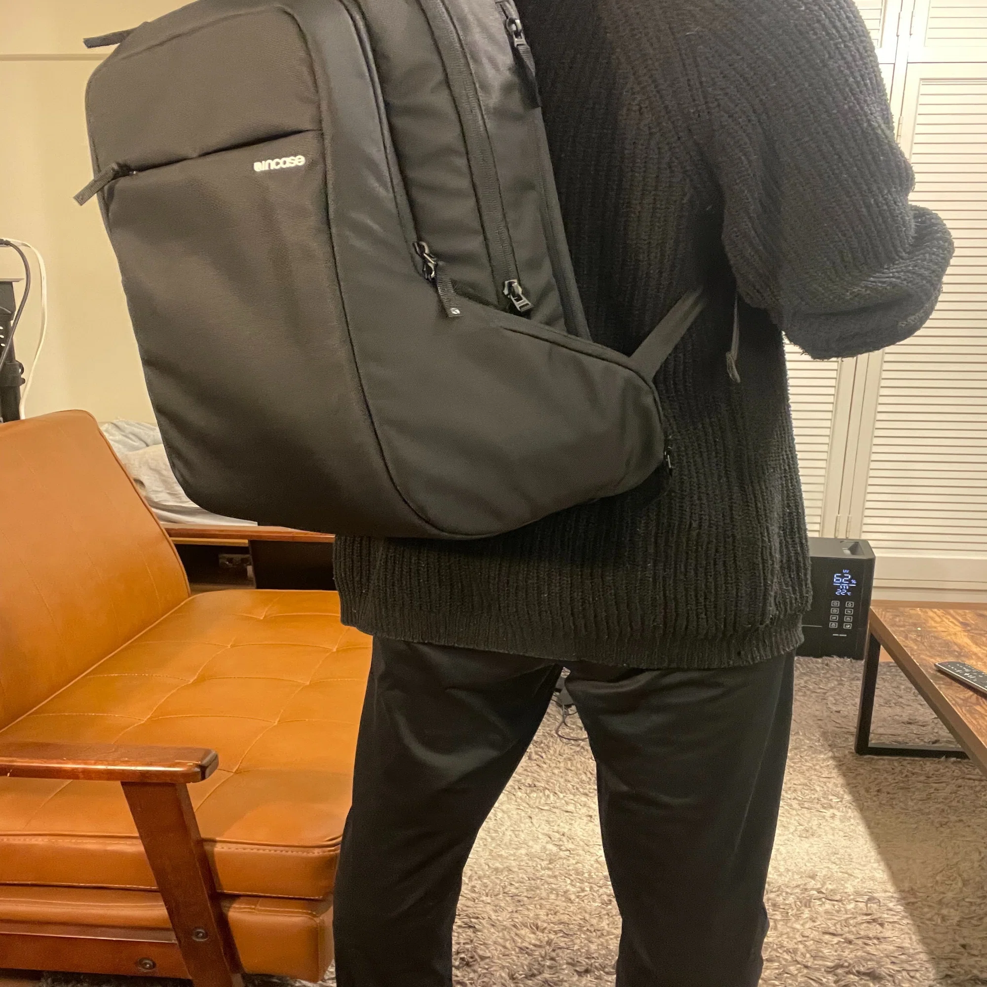 長期レビュー】Incase ICON Backpackを6年間使った本音｜fast_seal