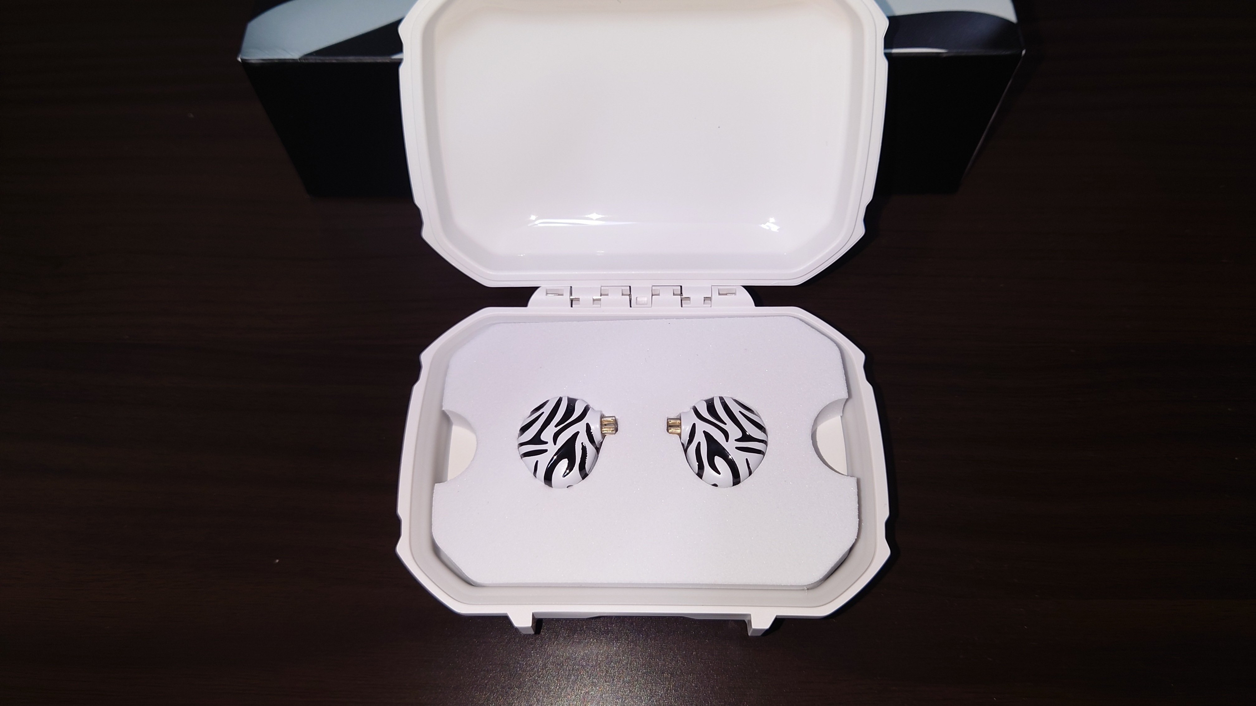 TRN TA3 &　White Tiger セット Amazon.co.jp: TRN WhiteTiger 白虎 2DD+ 平面駆動 イヤホン