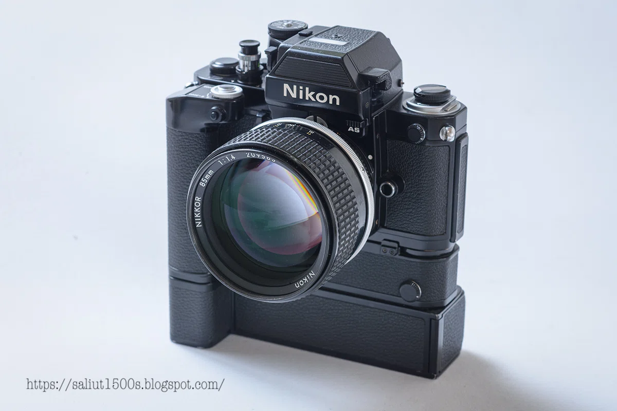 ニッコールレンズのお話】AI Nikkor 85mm F1.4Sで撮る薄暮の町 