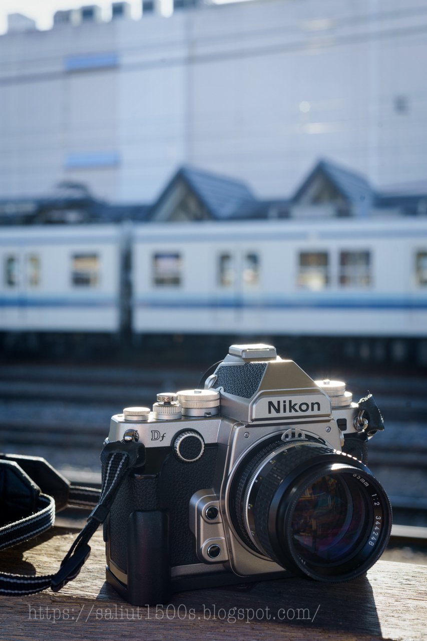 ニッコールレンズのお話】AI Nikkor 85mm F1.4Sで撮る薄暮の町 ニッコールレンズのお話】AI Nikkor 85mm F1.4Sで撮る薄暮の町
