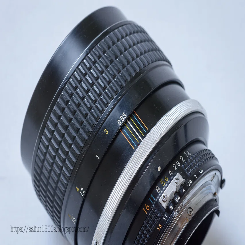 ニッコールレンズのお話】AI Nikkor 85mm F1.4Sで撮る薄暮の町 