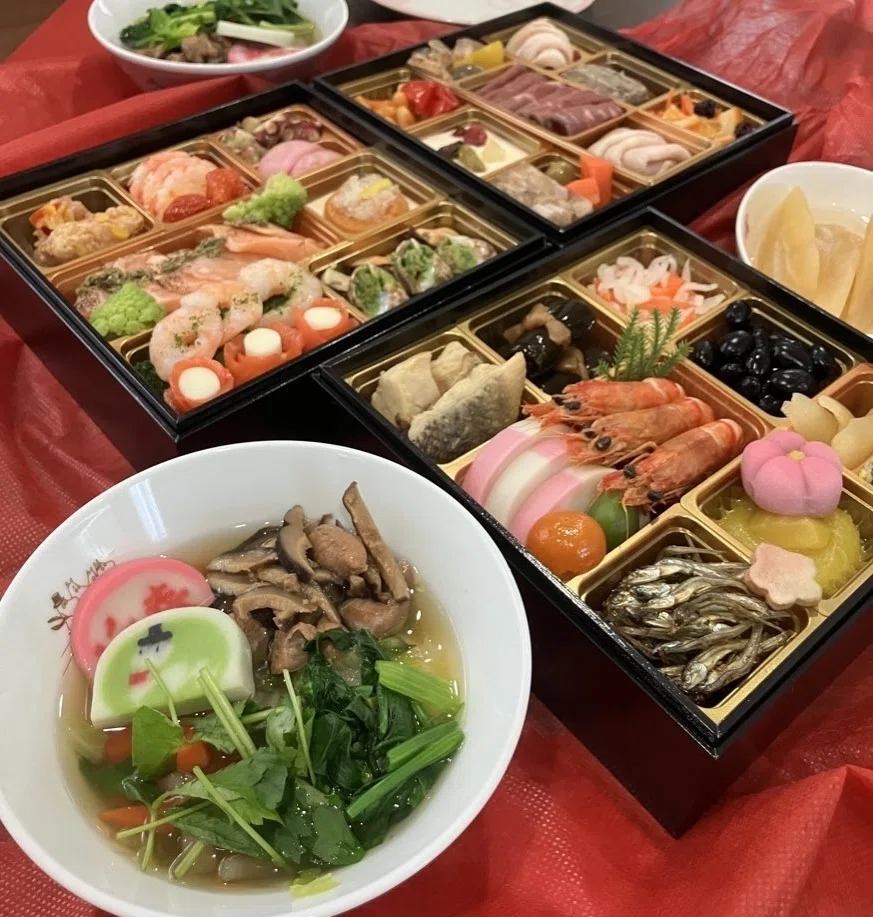 かしわと甘辛椎茸の旨みが詰まった「北九州」のお雑煮｜石森