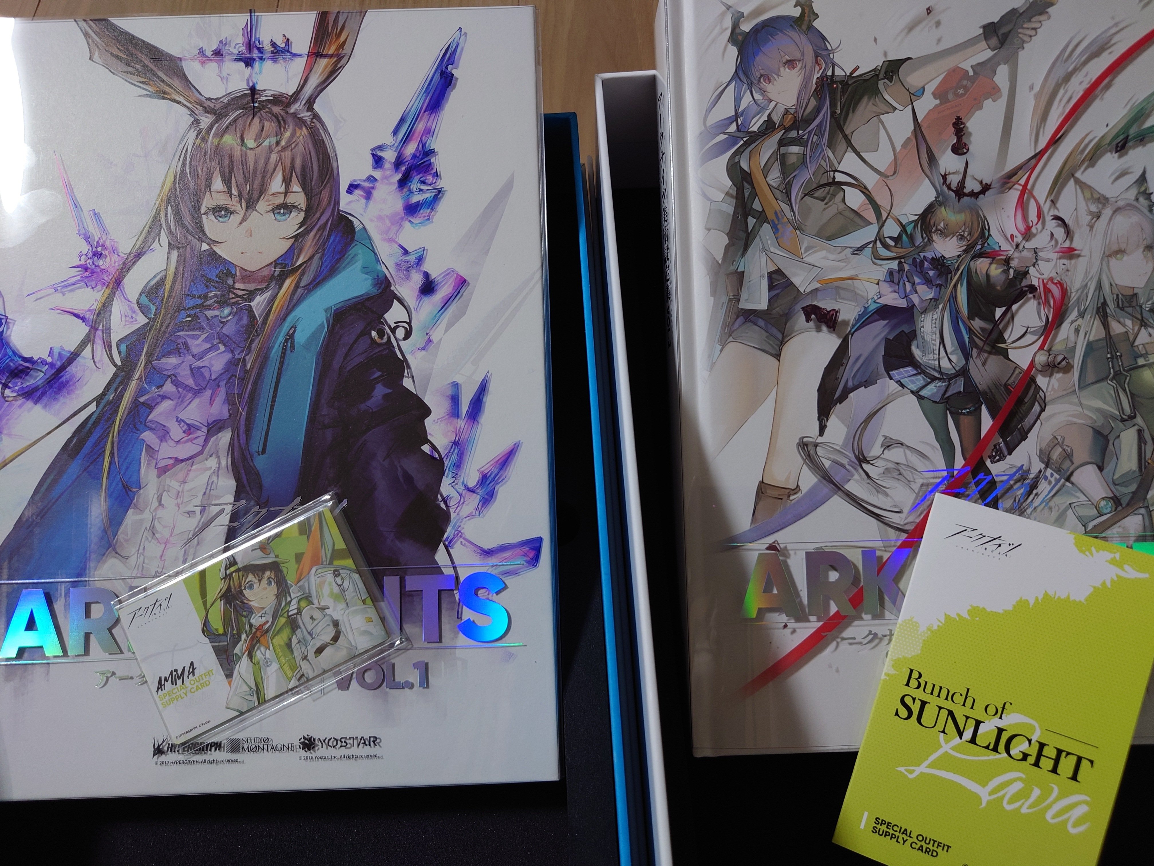 アークナイツ美術設定集VOL1,2比較|みつ アークナイツ美術設定集VOL1,2比較|みつ