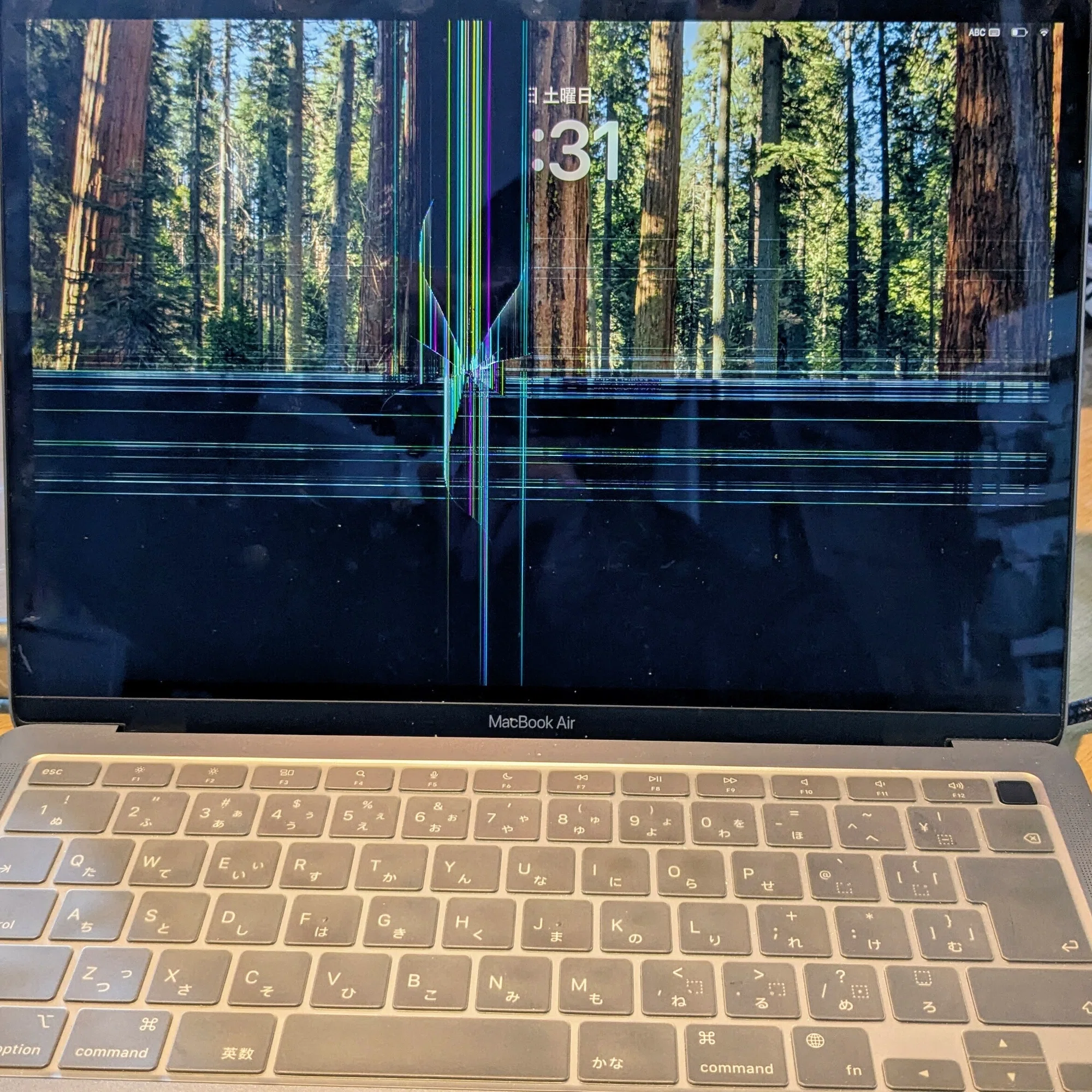 Macbook Air M1の画面交換(自力)｜みよけん