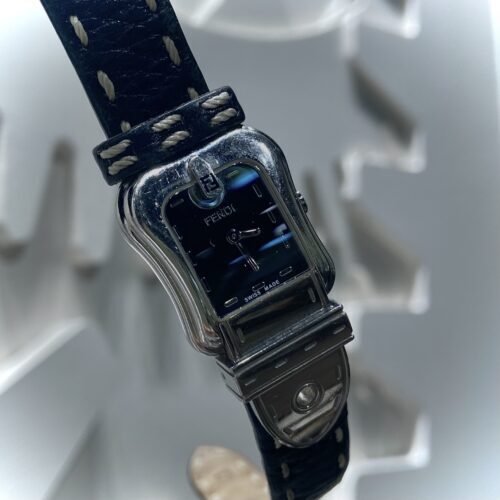 フェンディの時計にオーバーホールを行なって高級時計を美しく保つため