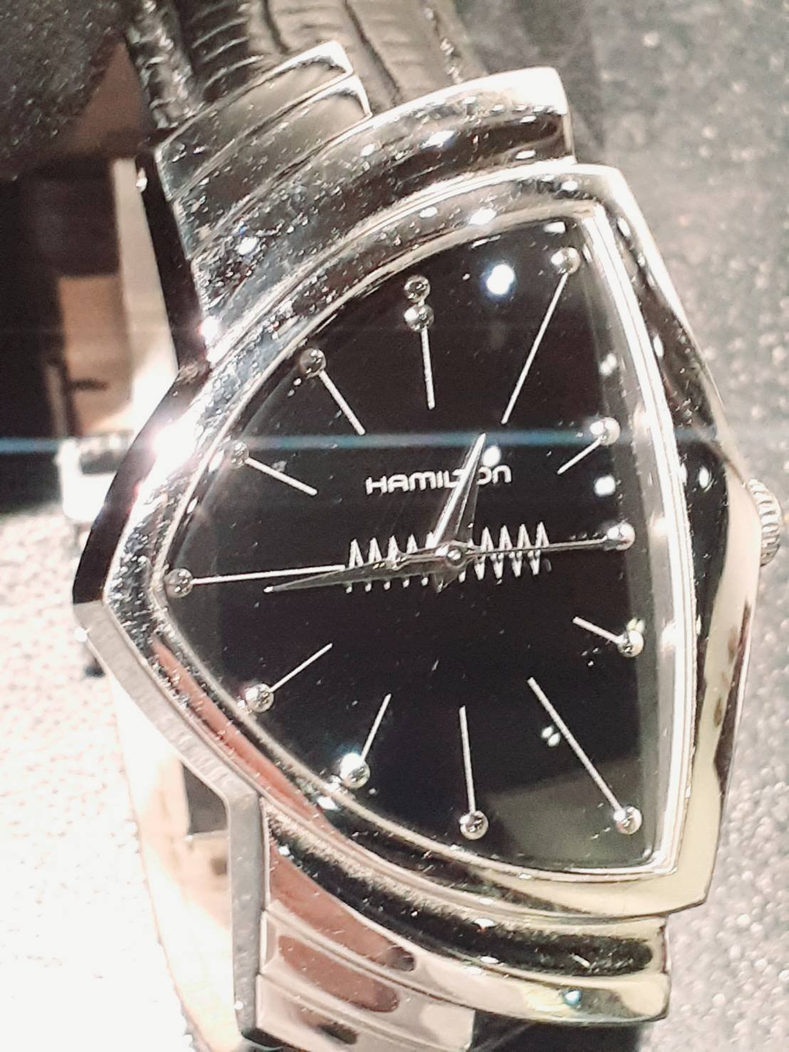 ハミルトン ベンチュラのオーバーホールで大切な時計を長持ちさせる