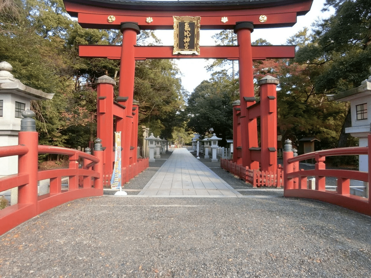 写真「伊勢神宮の大鳥居に龍が昇る」 幸運をもたらす奇跡の写真「伊勢神宮の大鳥居に龍が昇る」FRM-PHT03