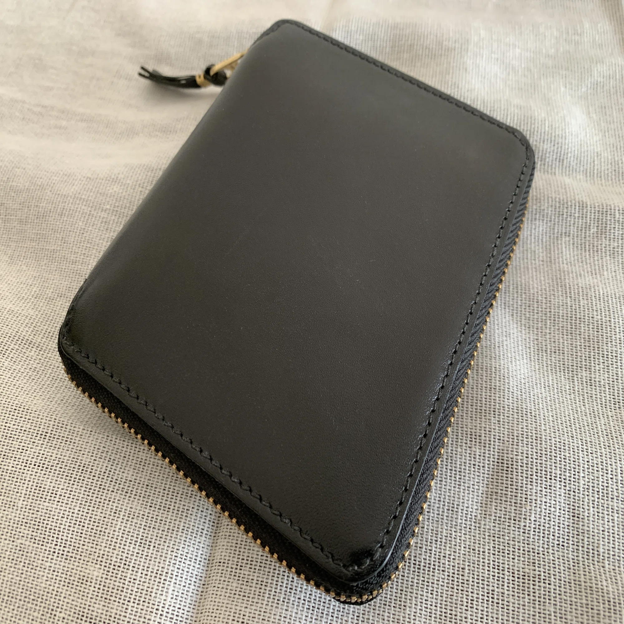 コムデギャルソンの財布（SA2100）1年使用レビュー！ようやく見つけた 