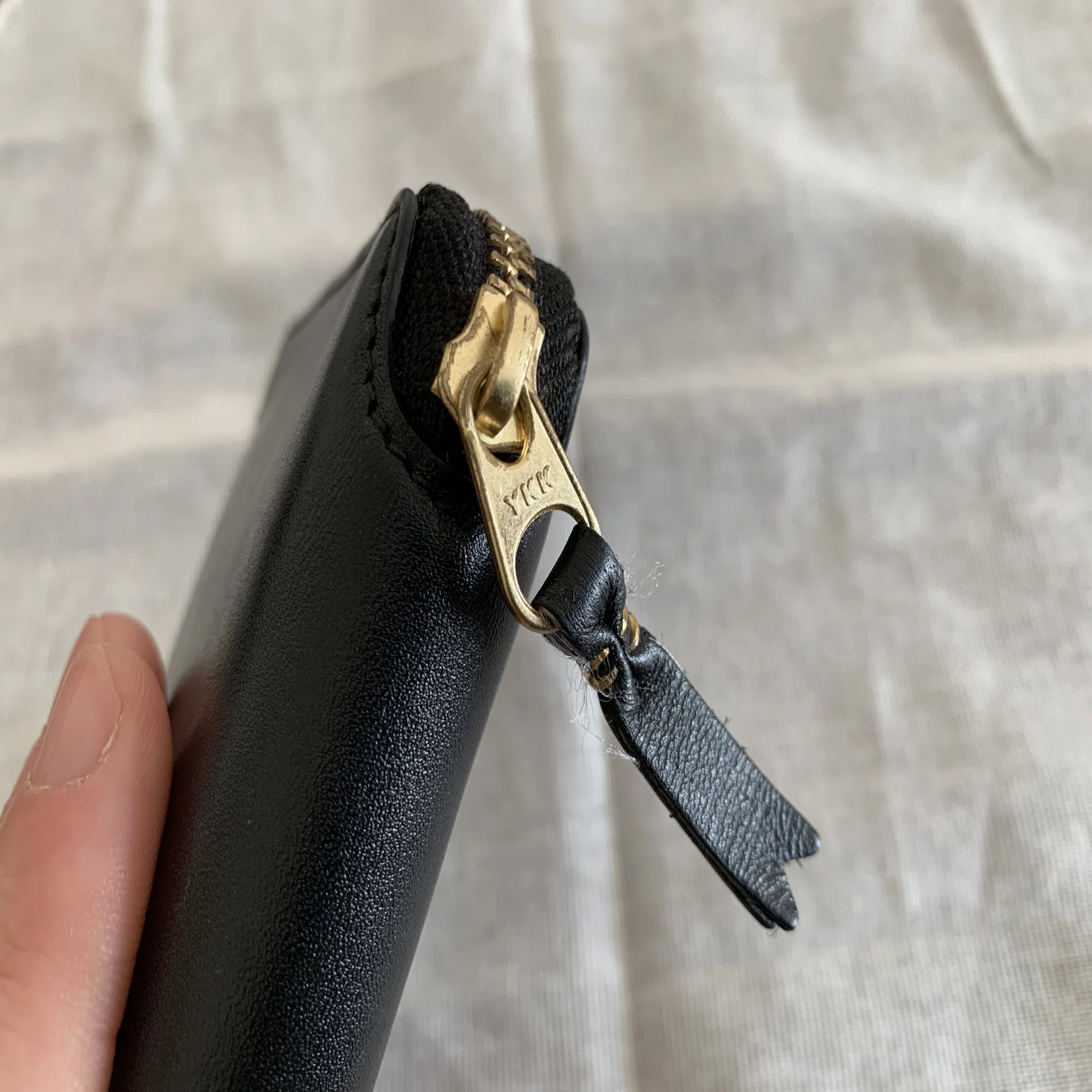 コムデギャルソンの財布（SA2100）1年使用レビュー！ようやく見つけた 
