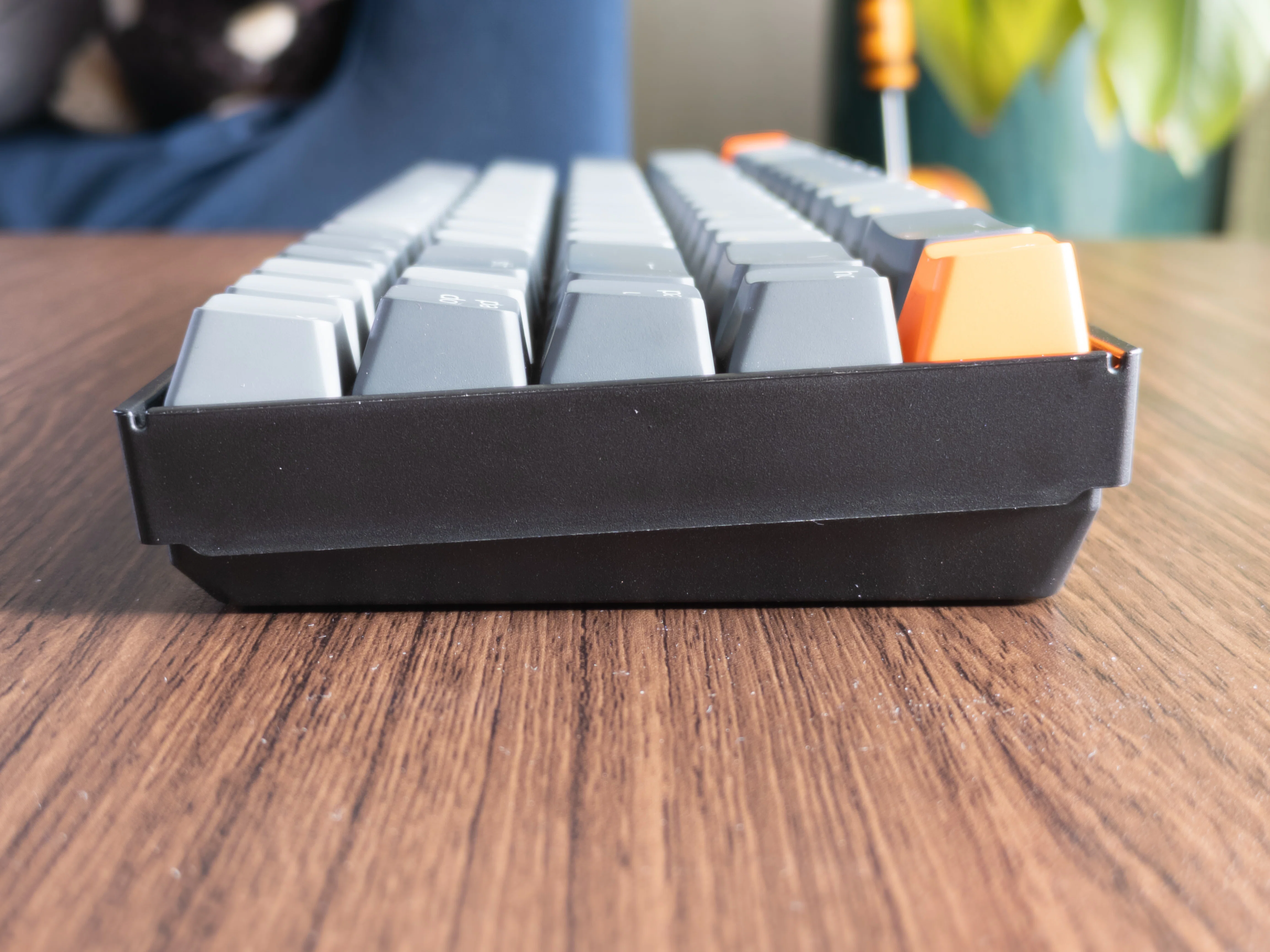 ガジェットレビュー】メカニカルの定番。 │ Keychron K6｜EmuLog
