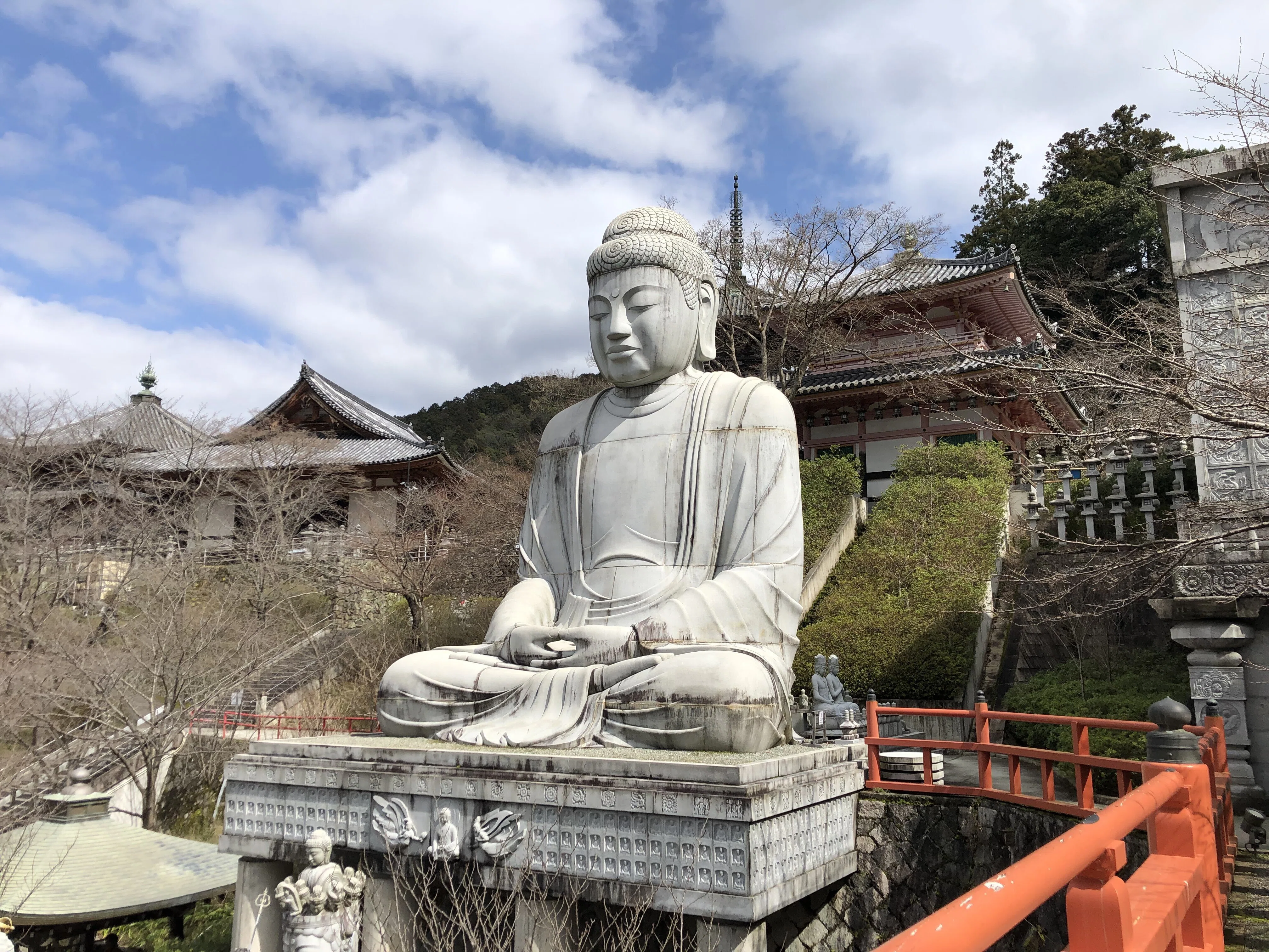 🔶私の好きな奈良：壷阪寺 清少納言が愛した眼病封じの寺 天竺石仏と雛