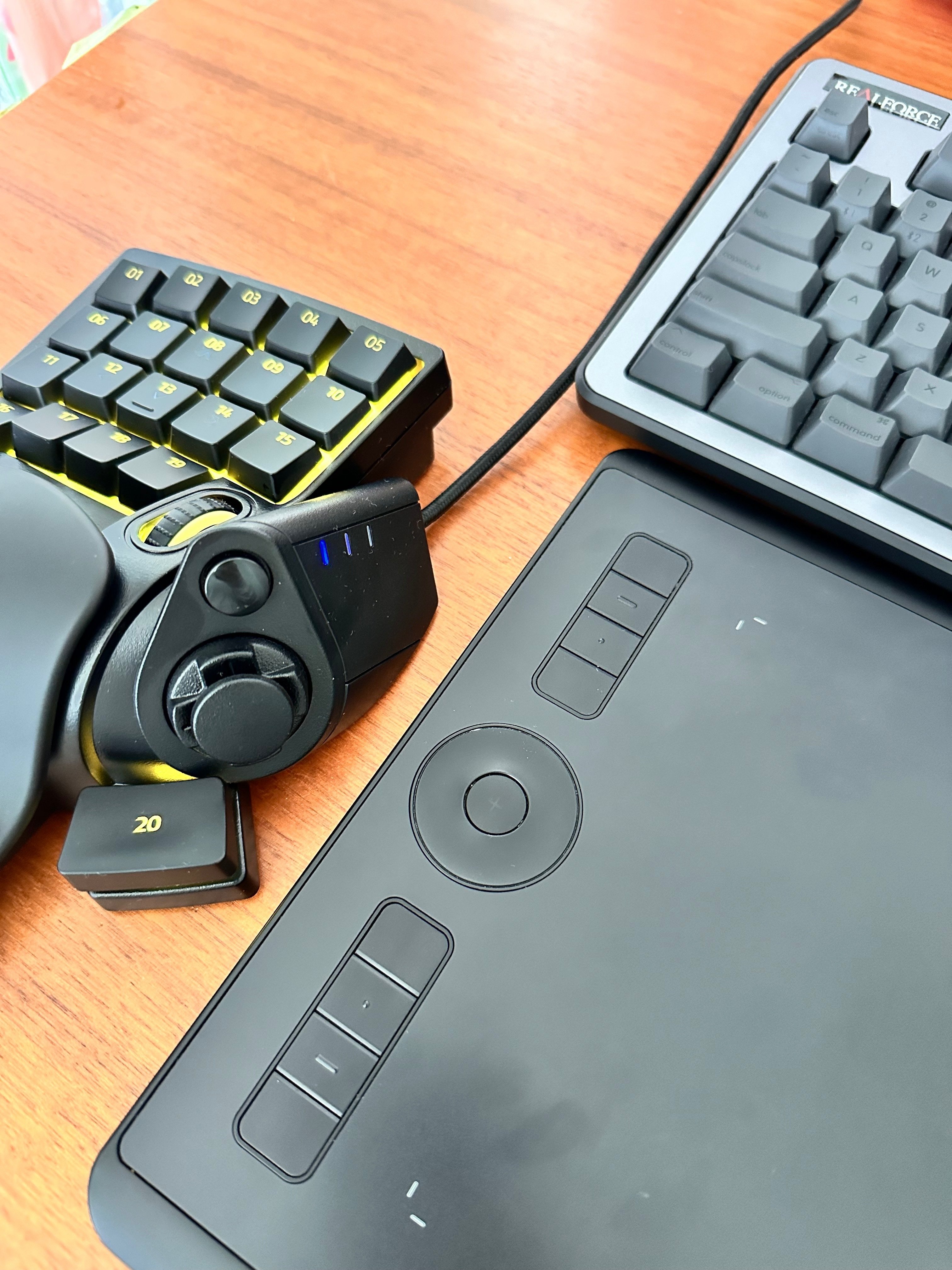 左手デバイス】Razer Tartarus V2を買いました！｜あぴ