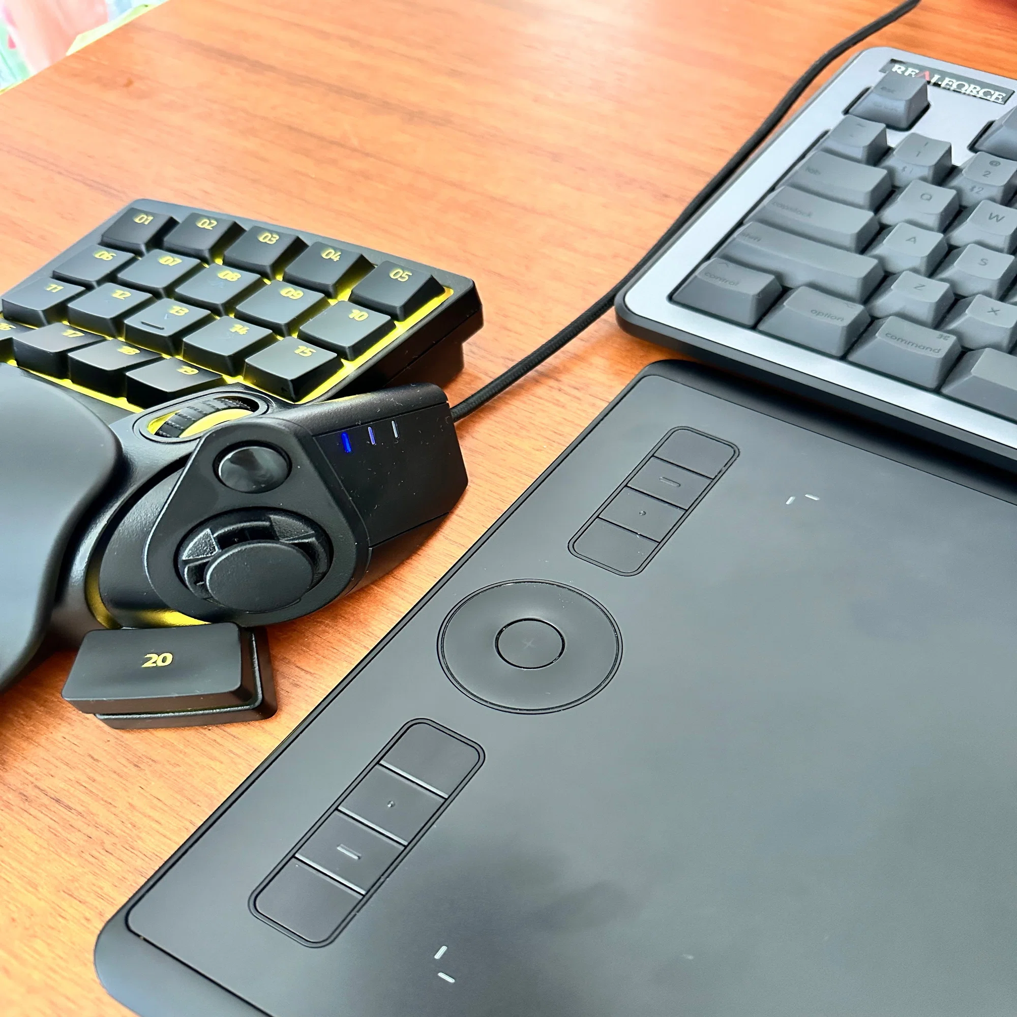 左手デバイス】Razer Tartarus V2を買いました！｜あぴ