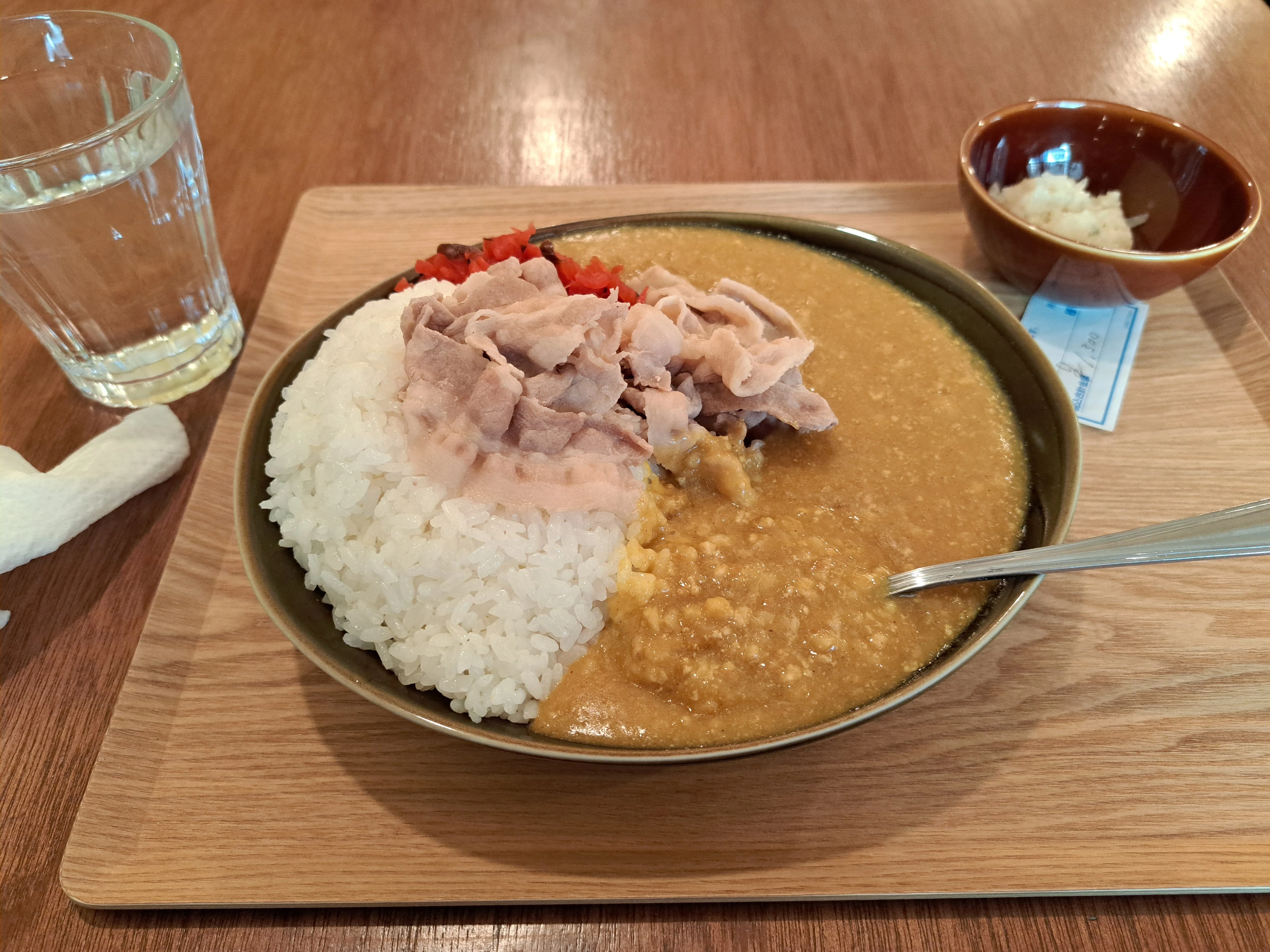 食】カレーライスたんぽぽ 豚しゃぶカレー｜ジロ頭巾