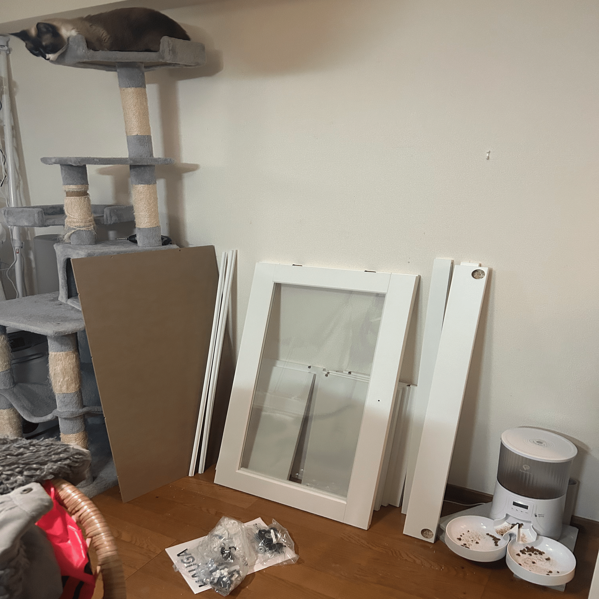 年末年始にでかい食器棚を据えつける｜渡辺朱鷺