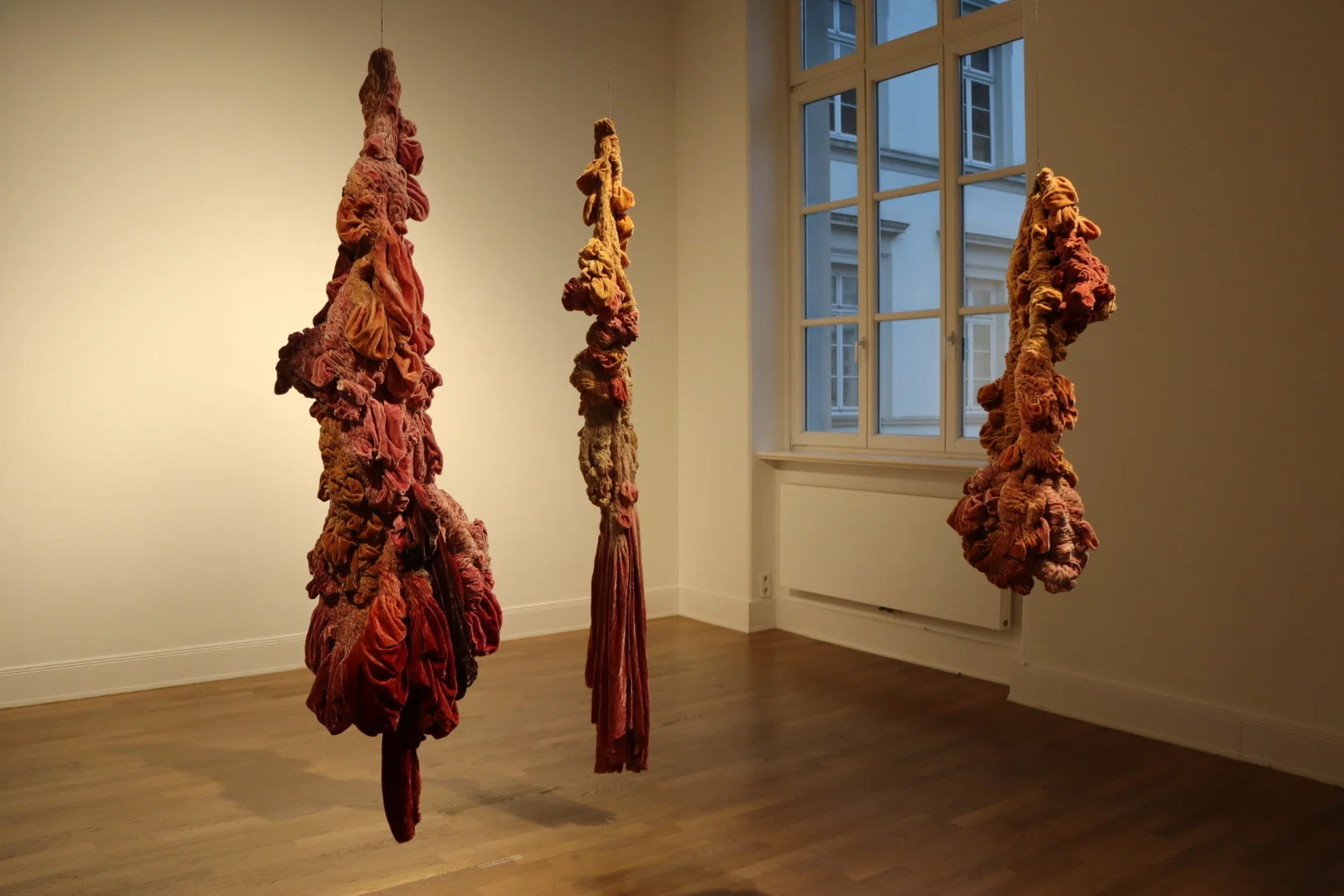 Hamburgでノルウェーのテキスタイル・アーティストHanne Friisの作品展