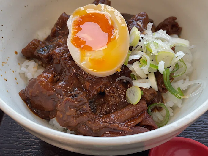 名古屋競馬場めしやんさんのどて煮丼(味玉アップ)
